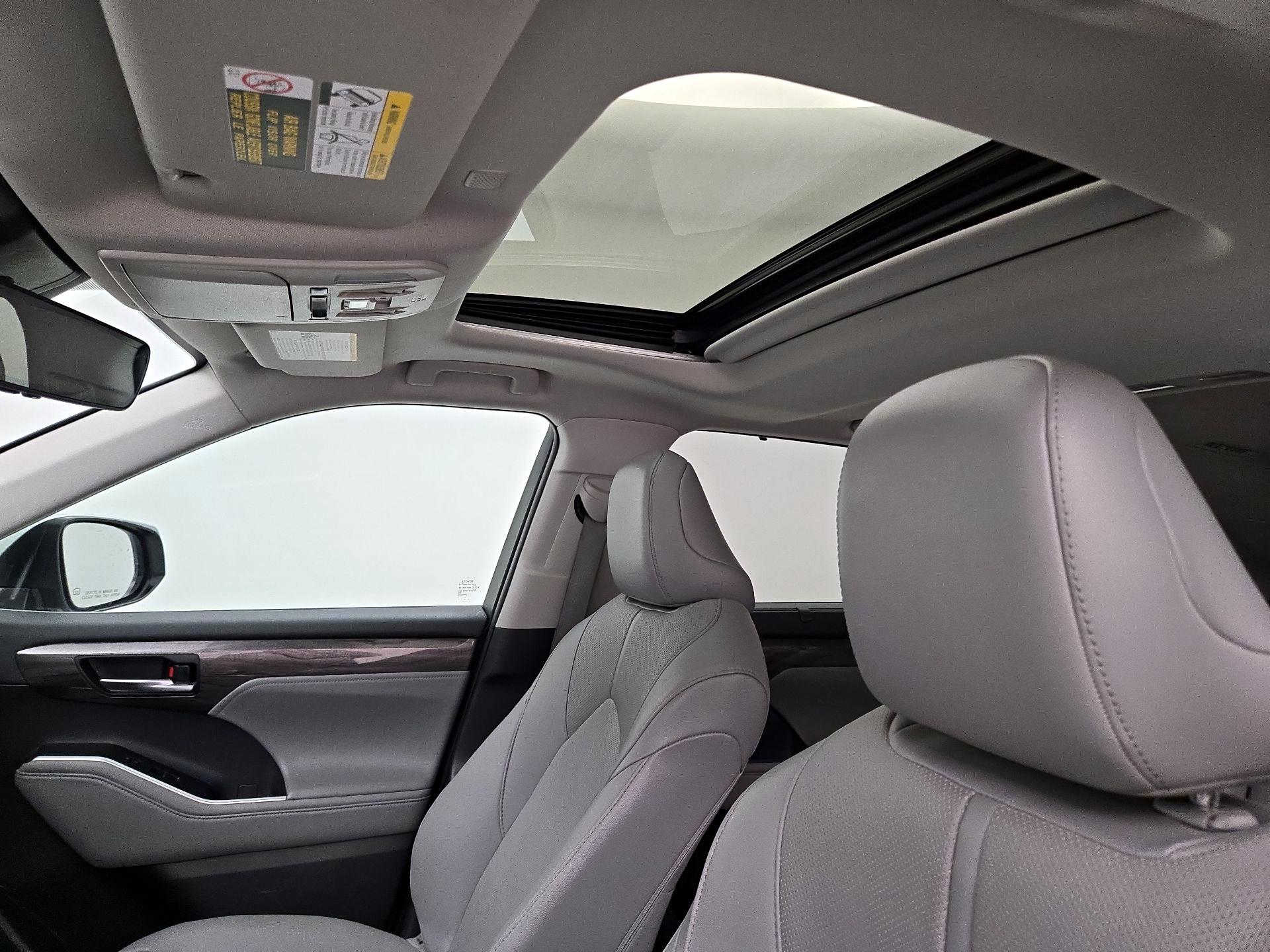 Thumbnail: 2021 Toyota Highlander - 20