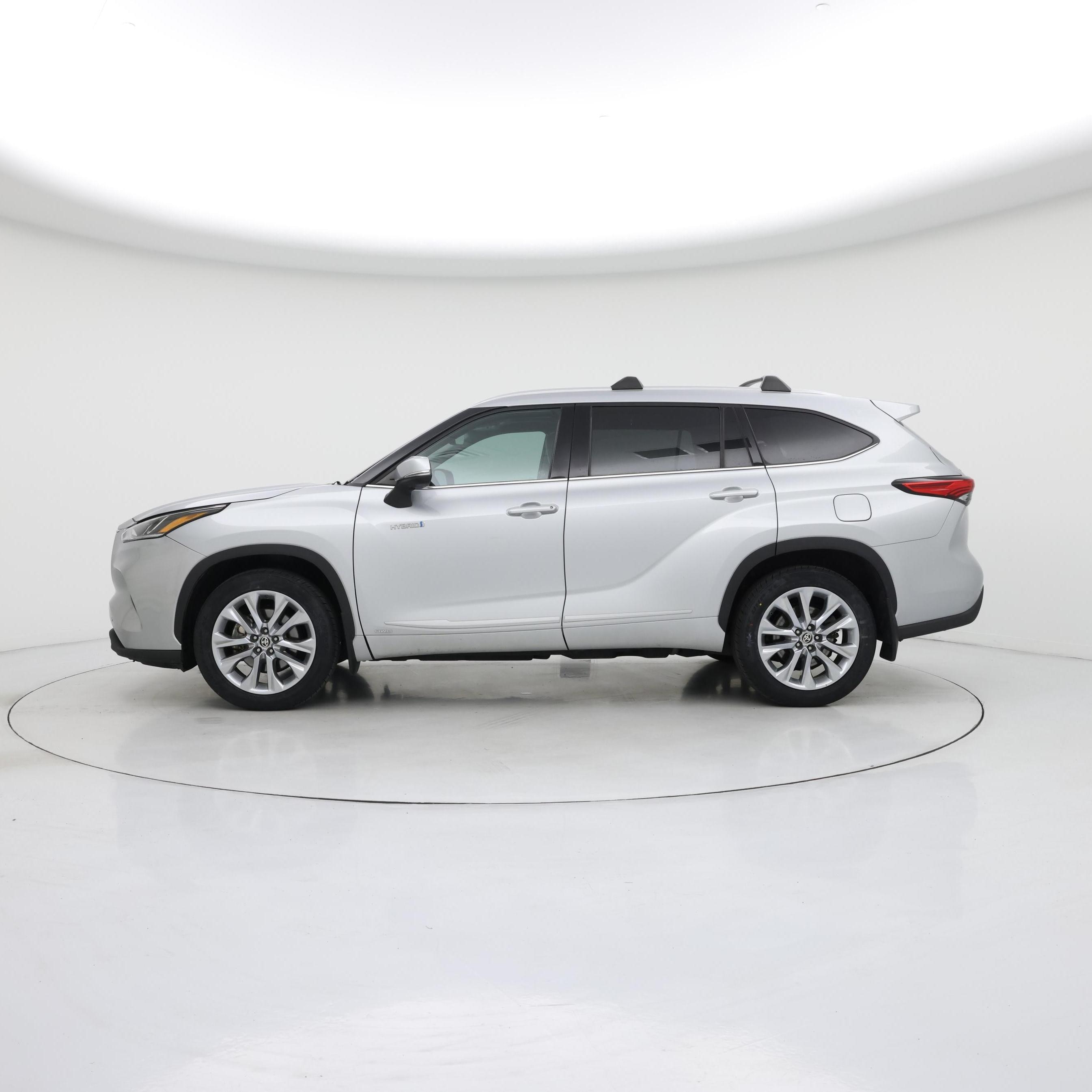 Thumbnail: 2021 Toyota Highlander - 3