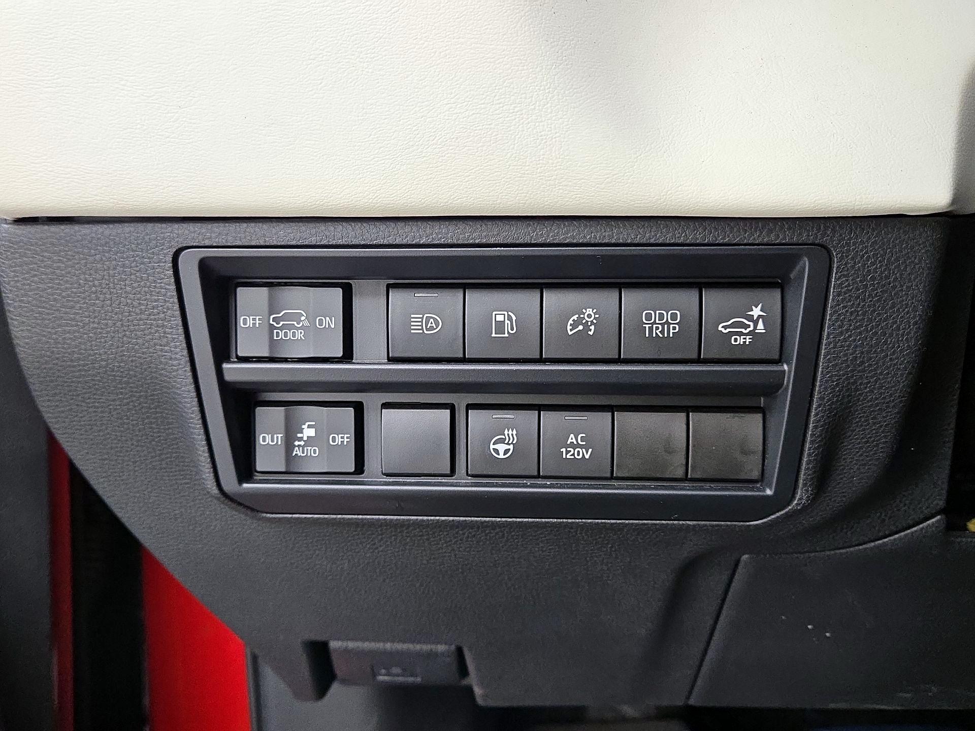 Thumbnail: 2023 Toyota Sequoia - 13