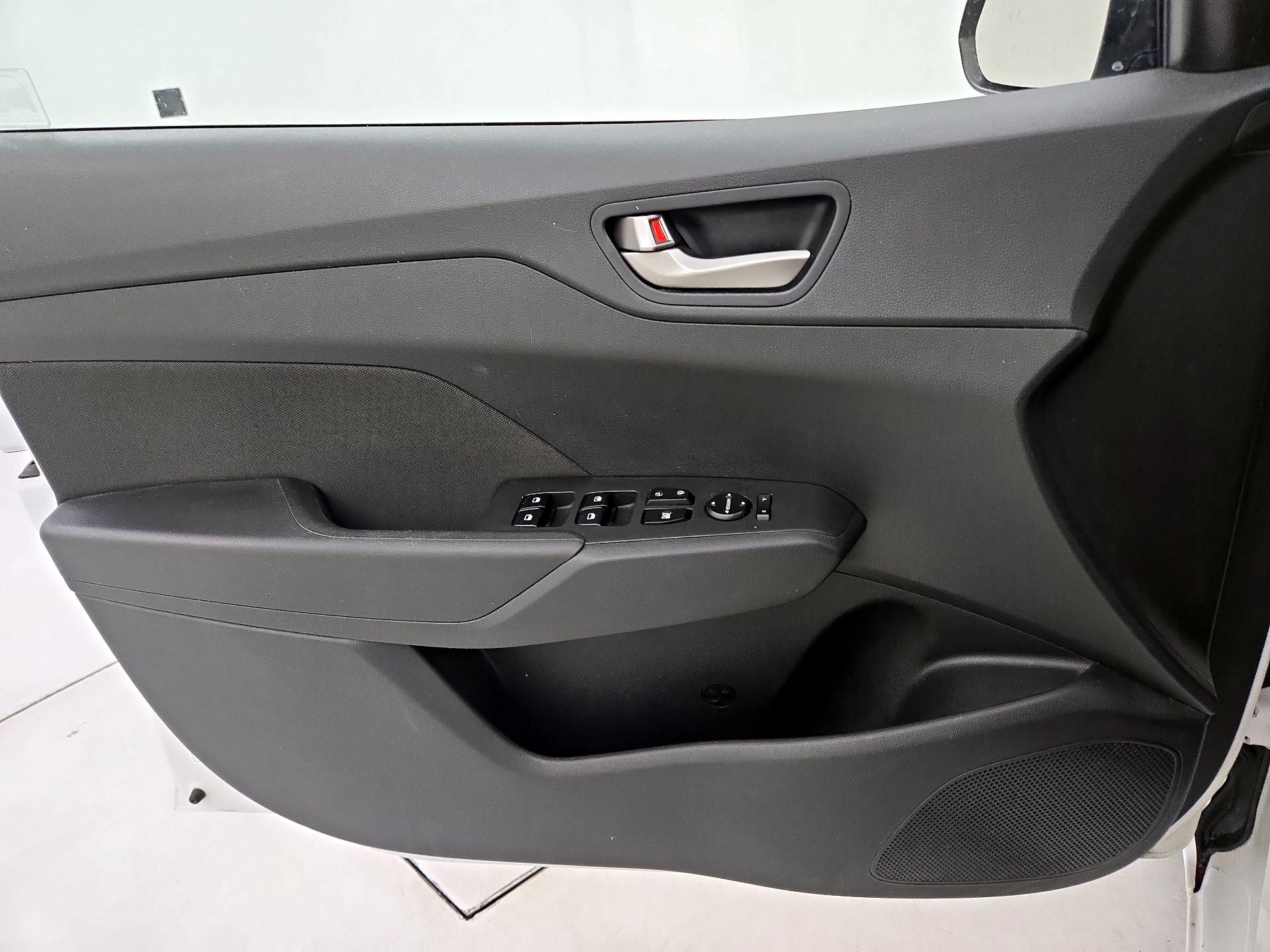 Thumbnail: 2019 Hyundai Accent - 12