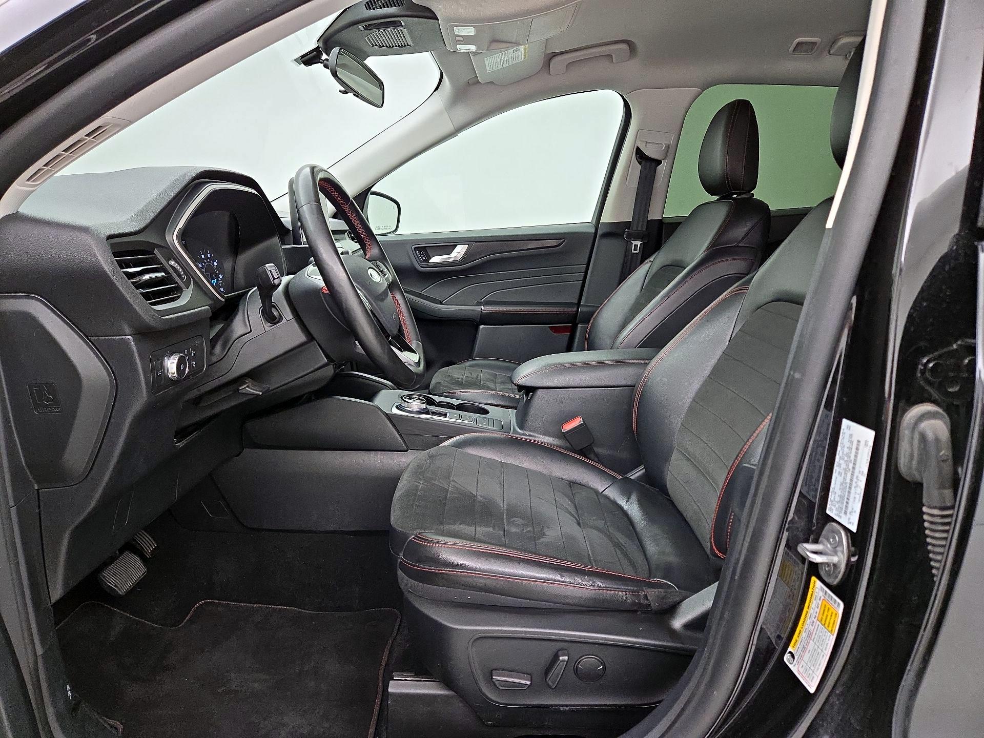 Thumbnail: 2022 Ford Escape - 11