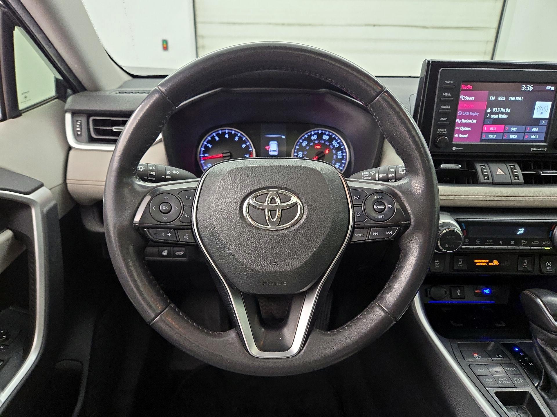 Thumbnail: 2020 Toyota RAV4 - 10