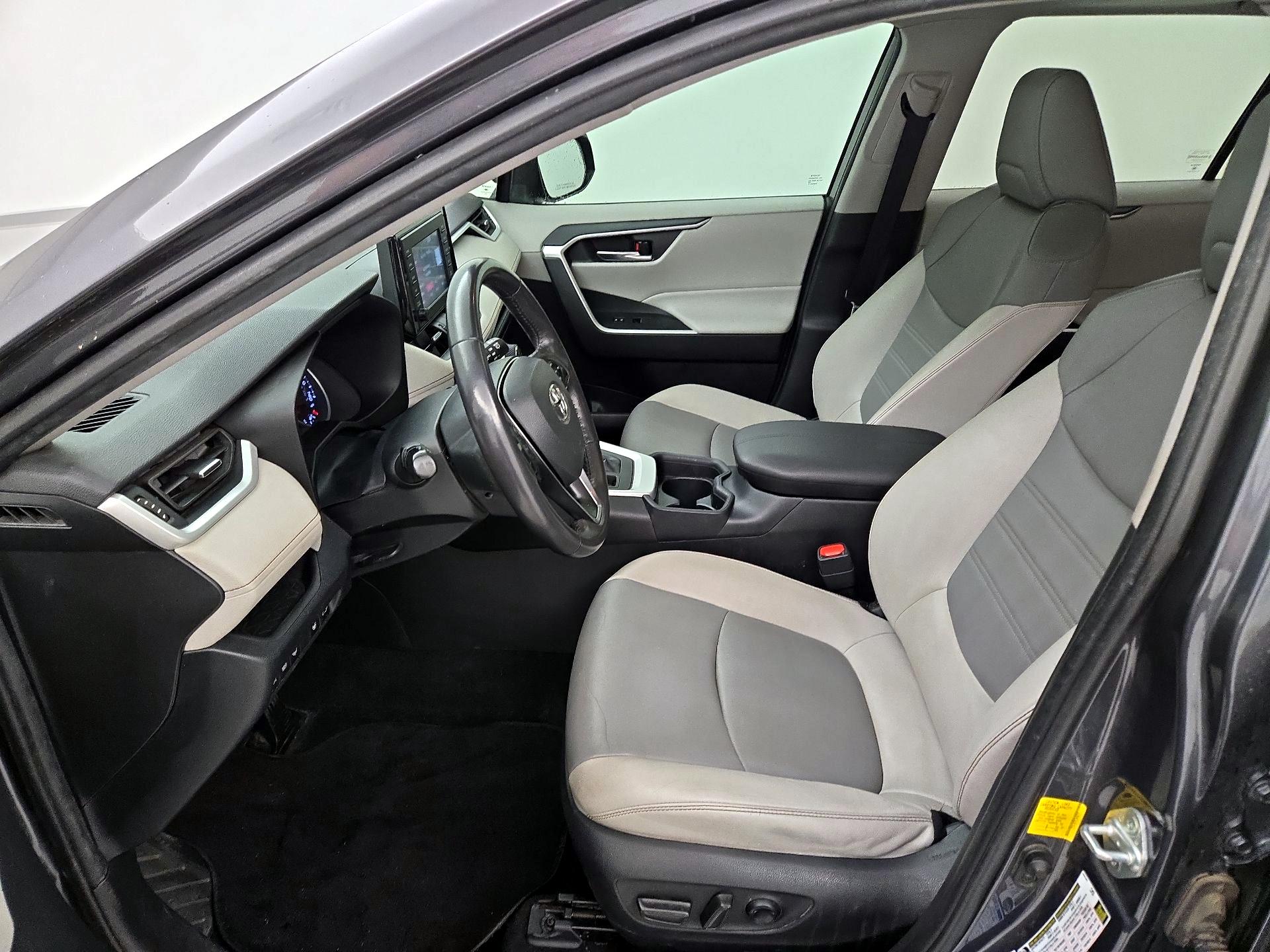 Thumbnail: 2020 Toyota RAV4 - 11