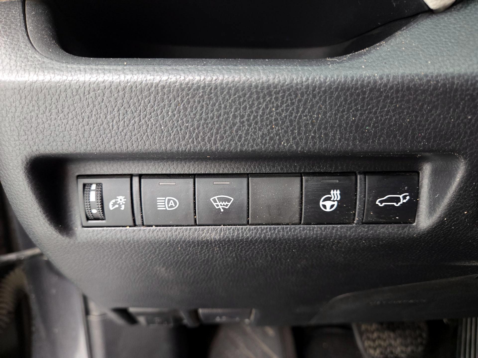 Thumbnail: 2020 Toyota RAV4 - 13