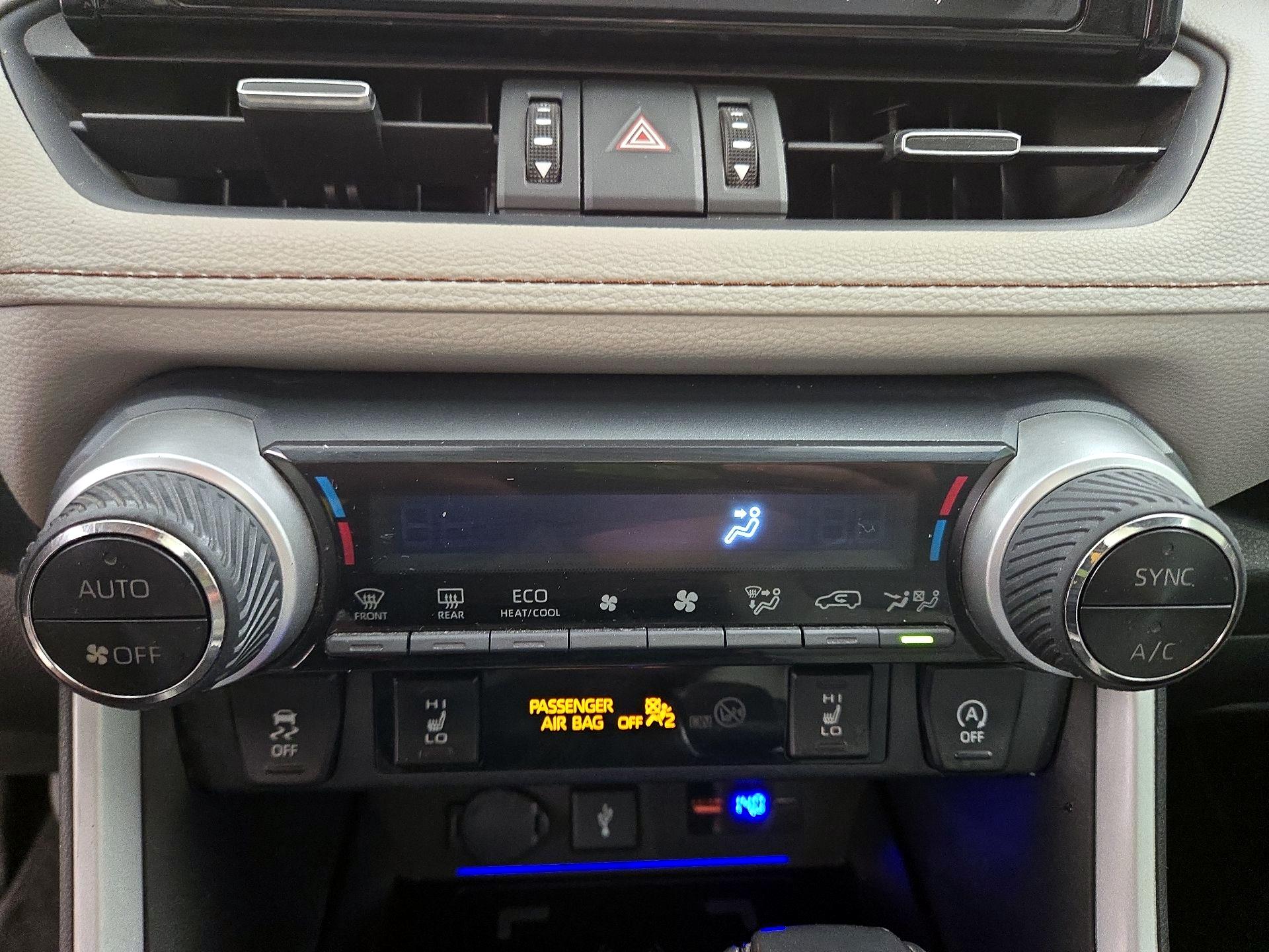 Thumbnail: 2020 Toyota RAV4 - 16