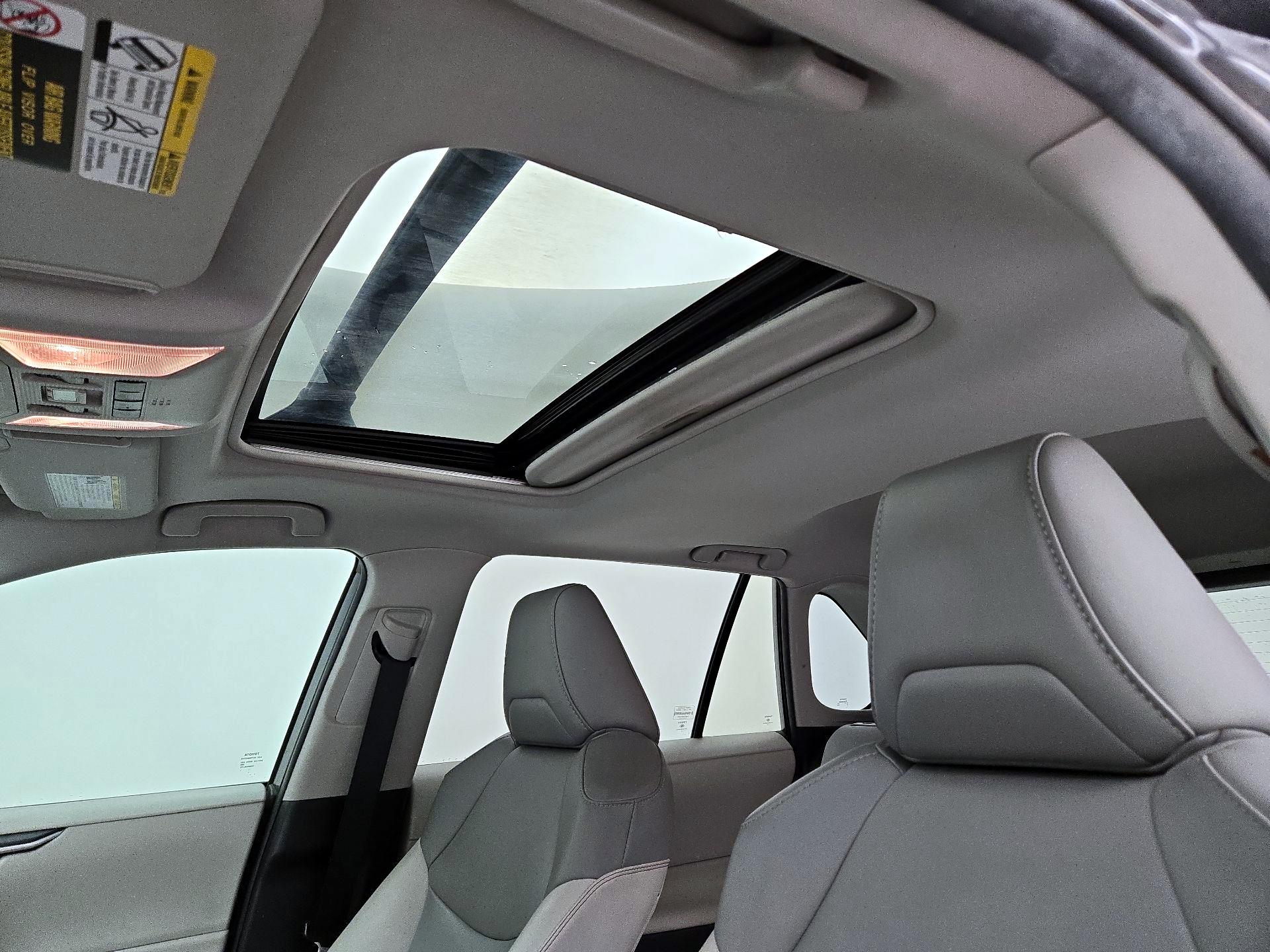 Thumbnail: 2020 Toyota RAV4 - 19