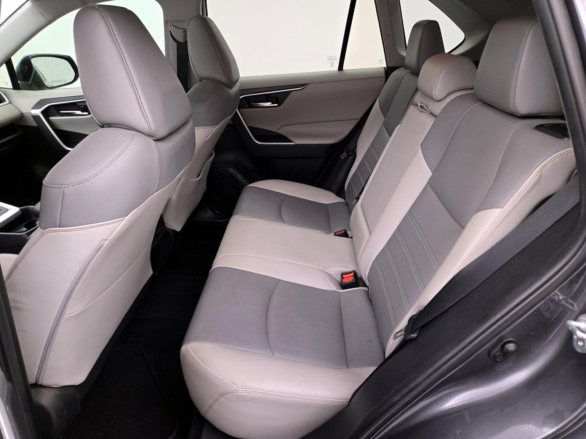 Thumbnail: 2020 Toyota RAV4 - 20