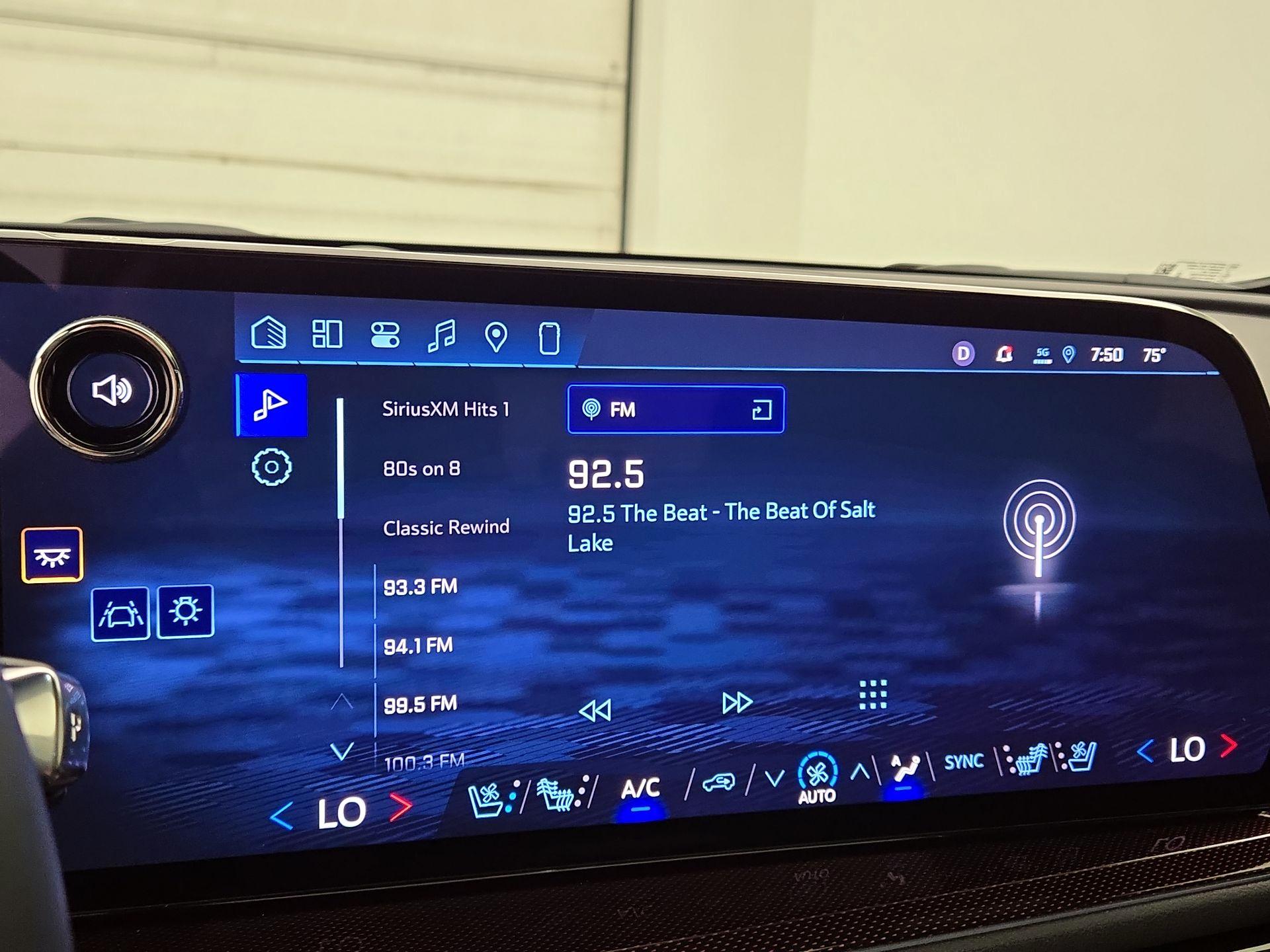 Thumbnail: 2026 Chevrolet Traverse - 16