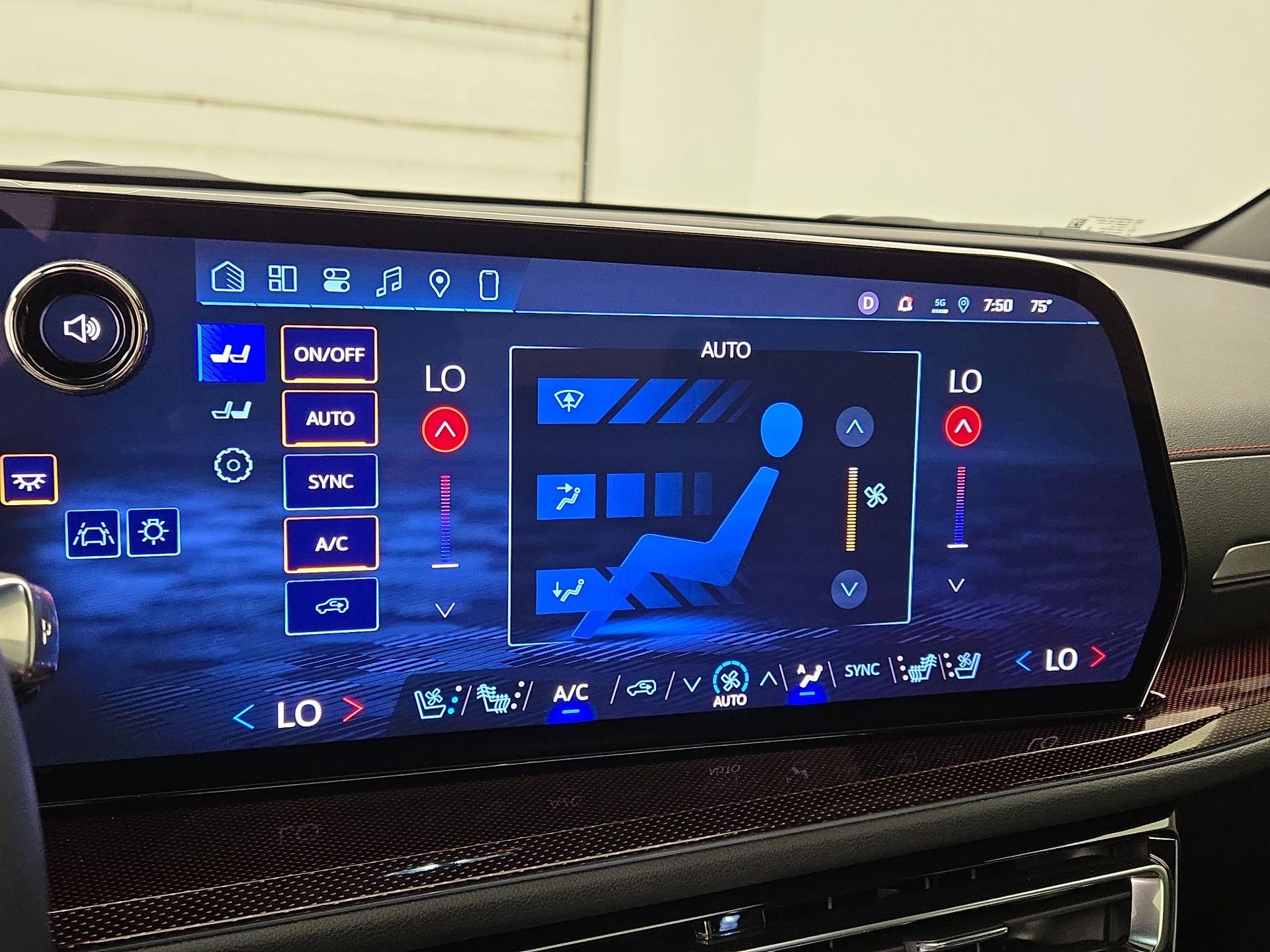 Thumbnail: 2026 Chevrolet Traverse - 17