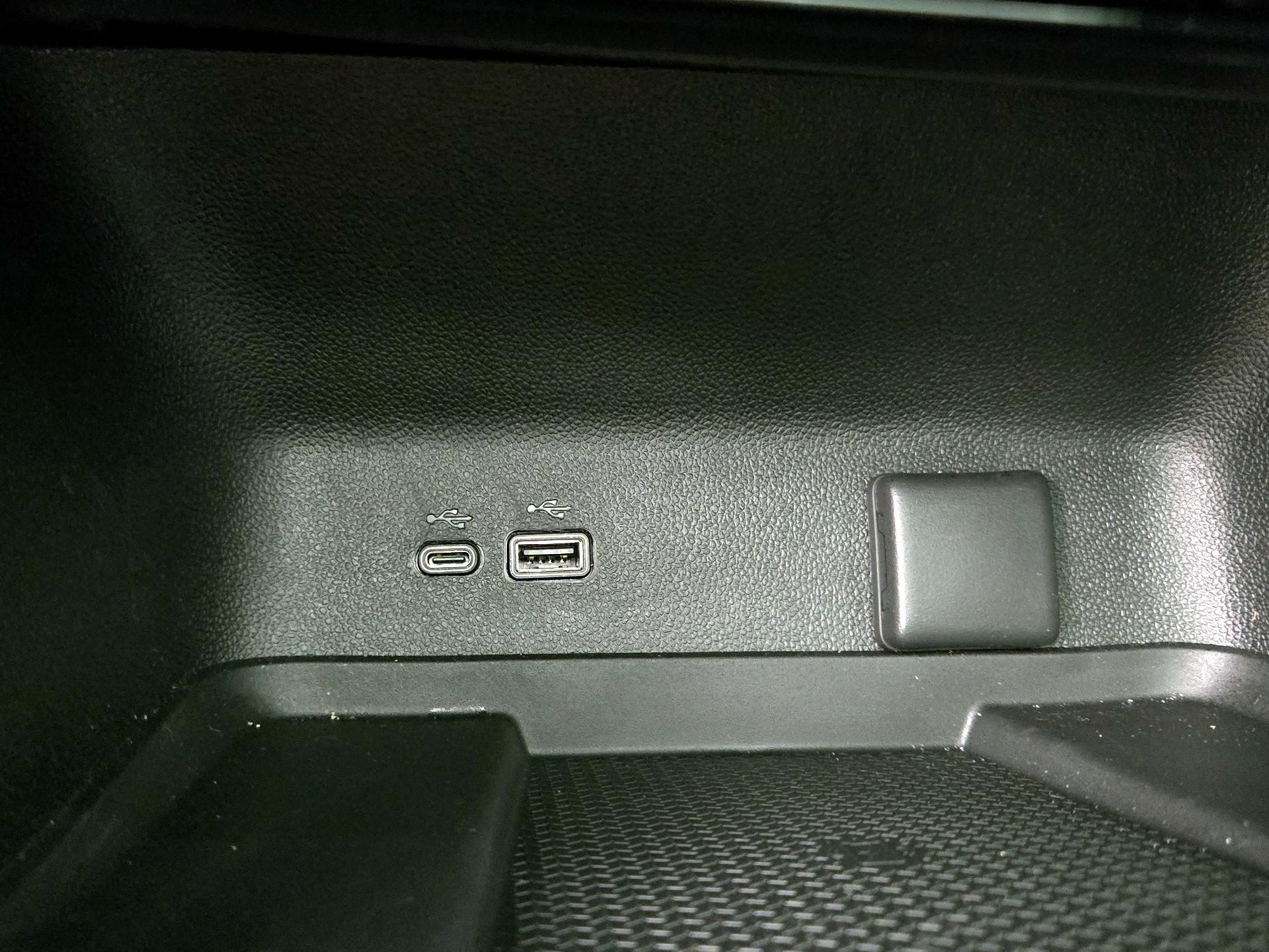 Thumbnail: 2026 Chevrolet Traverse - 19