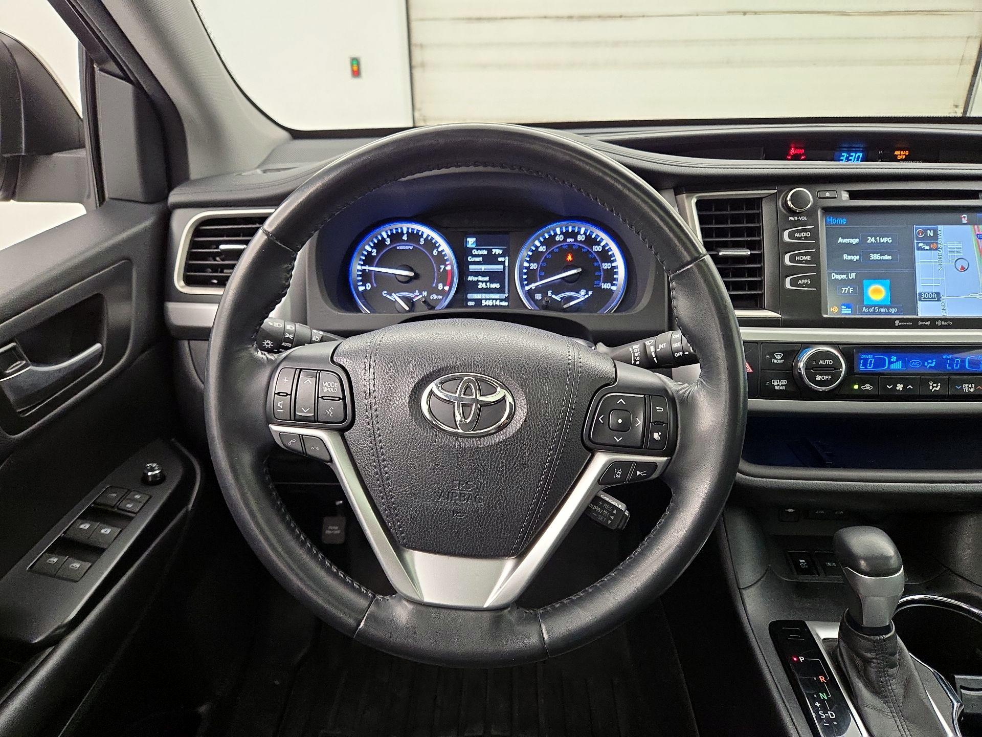 Thumbnail: 2017 Toyota Highlander - 10