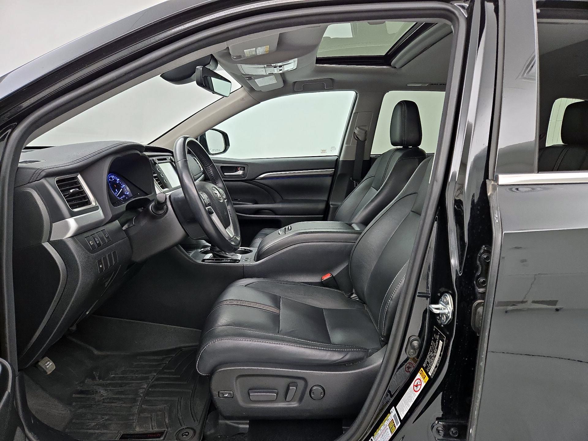 Thumbnail: 2017 Toyota Highlander - 11