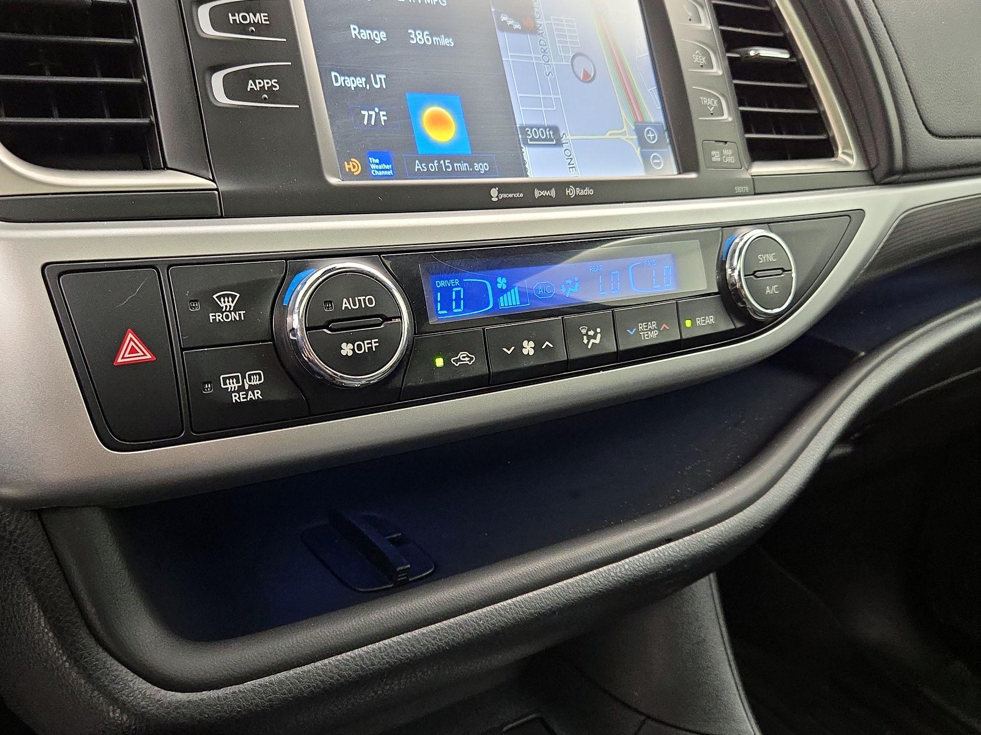 Thumbnail: 2017 Toyota Highlander - 17