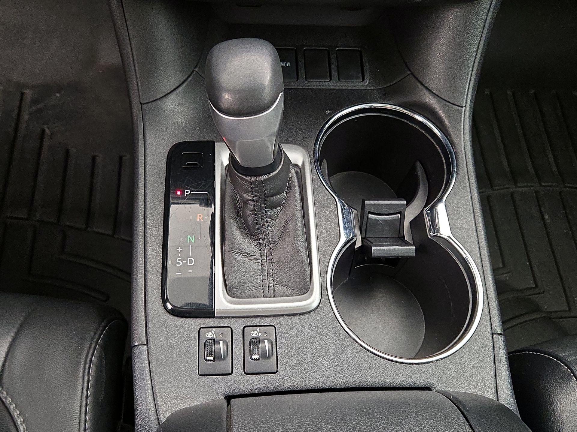 Thumbnail: 2017 Toyota Highlander - 18