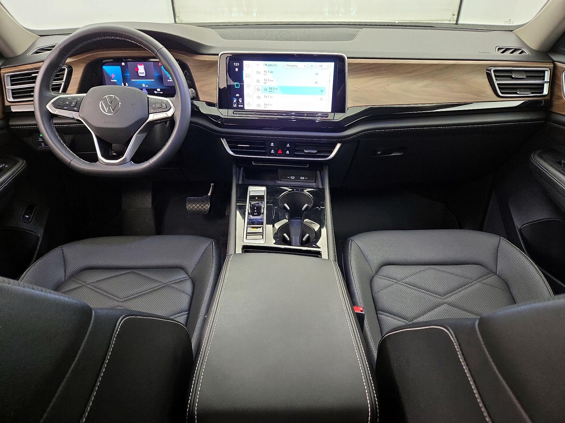 Thumbnail: 2024 Volkswagen Atlas - 9