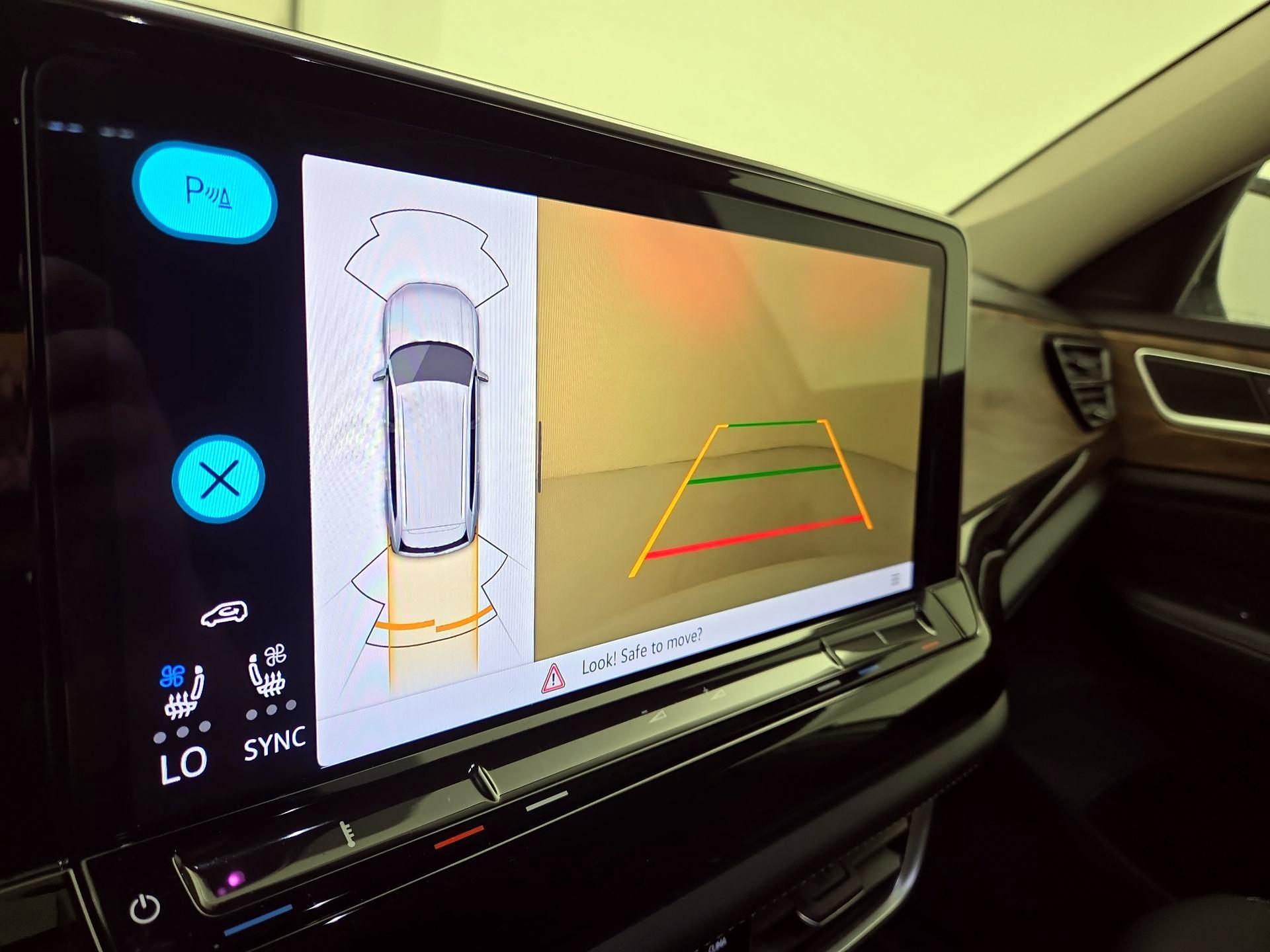 Thumbnail: 2024 Volkswagen Atlas - 14