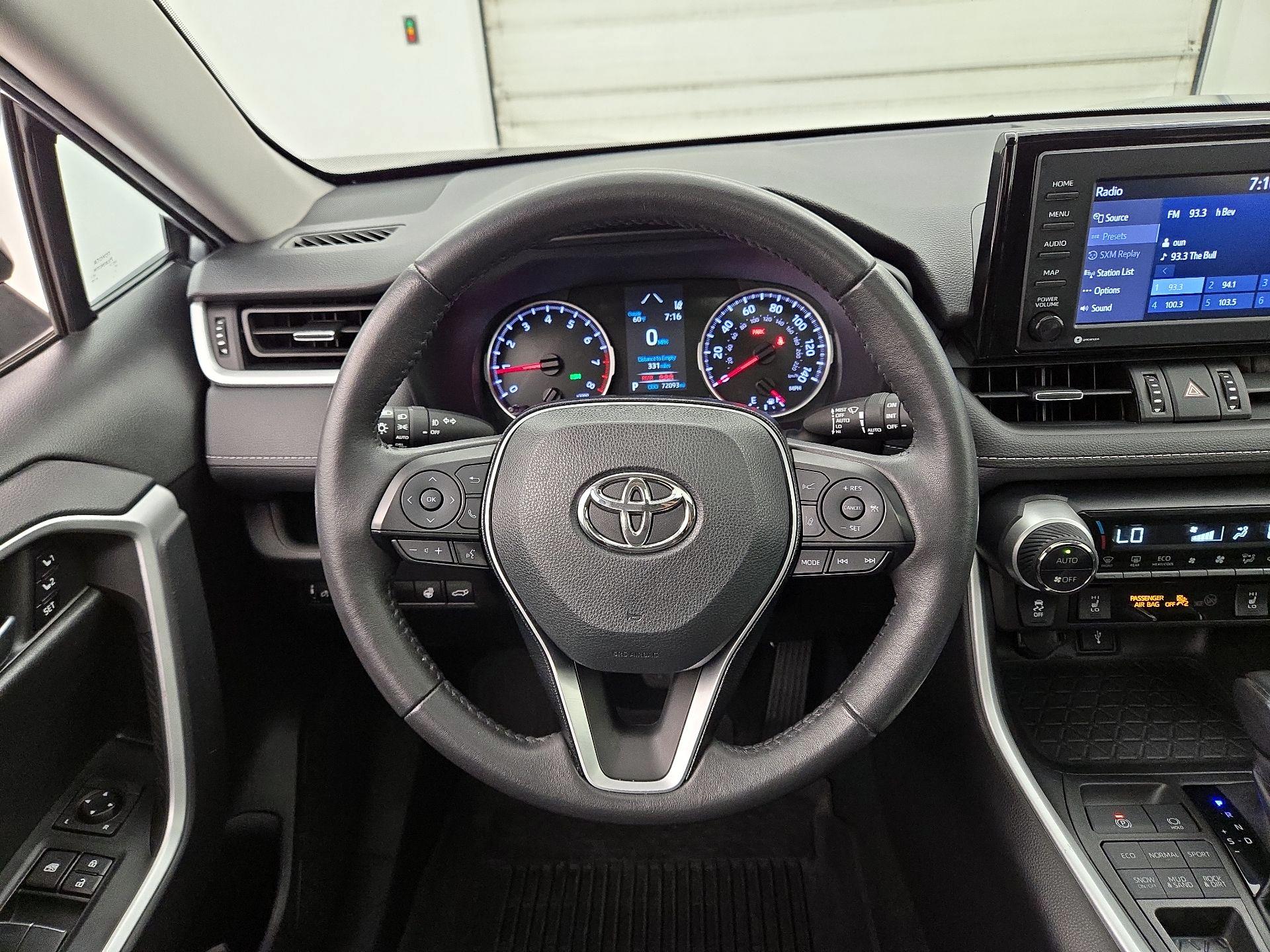 Thumbnail: 2021 Toyota RAV4 - 10