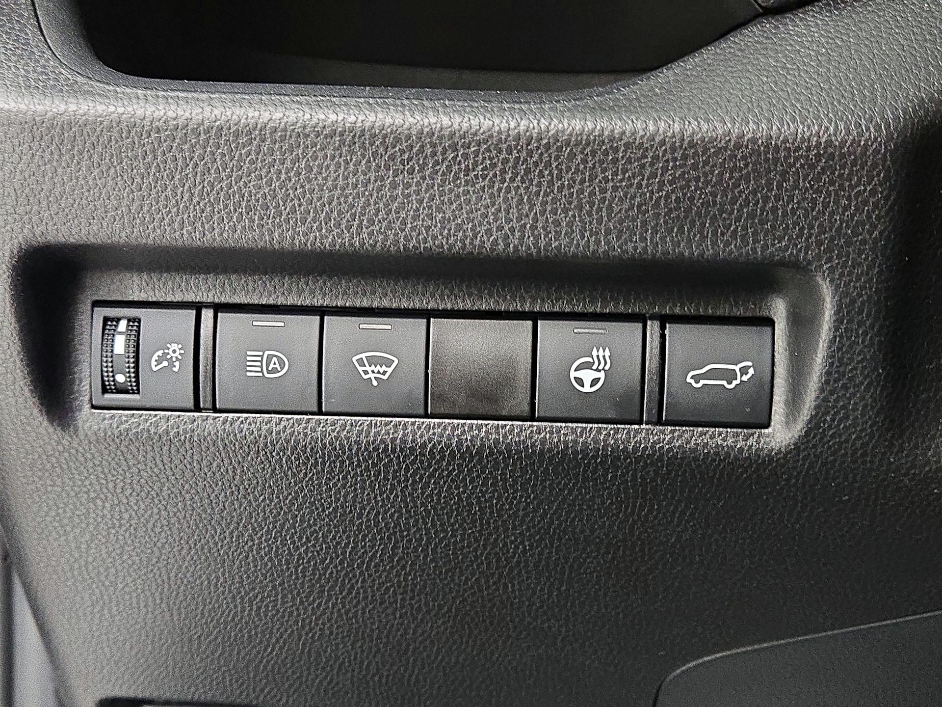 Thumbnail: 2021 Toyota RAV4 - 13