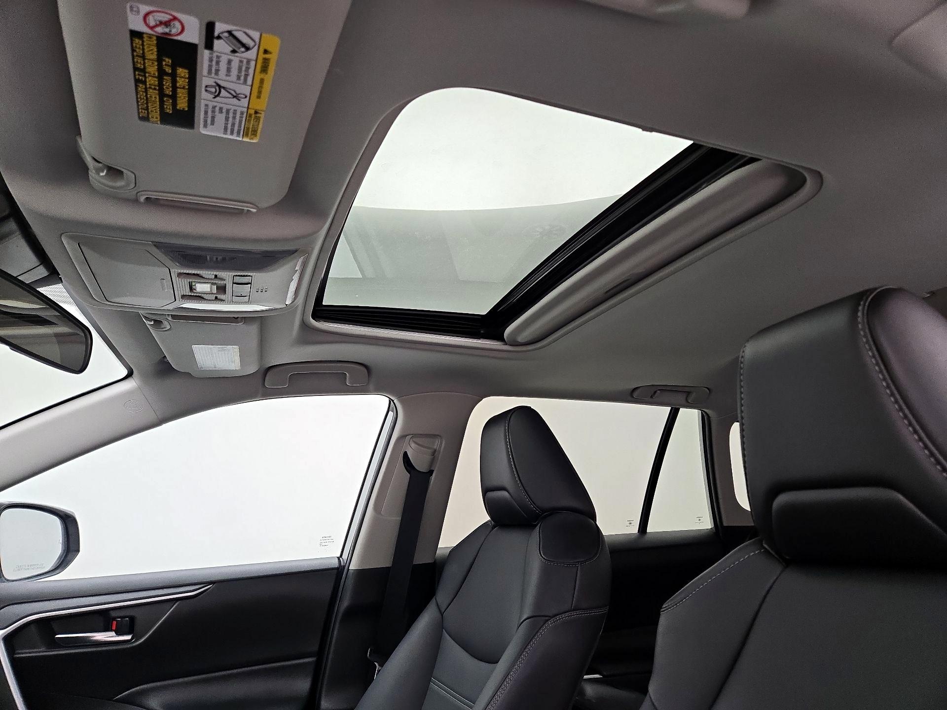 Thumbnail: 2021 Toyota RAV4 - 19