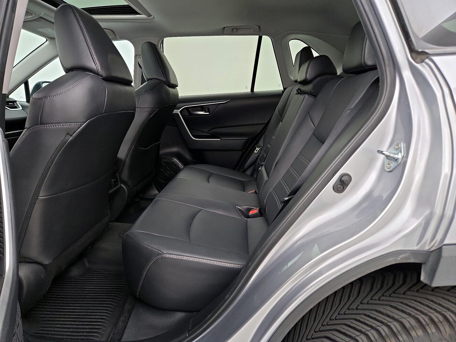 Thumbnail: 2021 Toyota RAV4 - 20