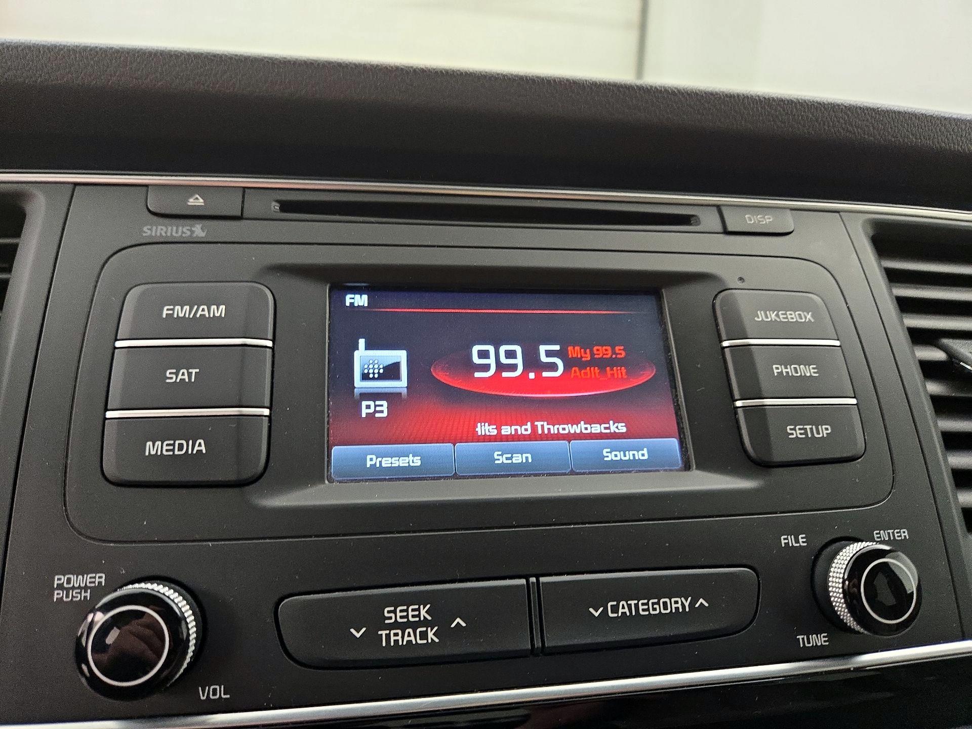 Thumbnail: 2015 Kia Sedona - 15