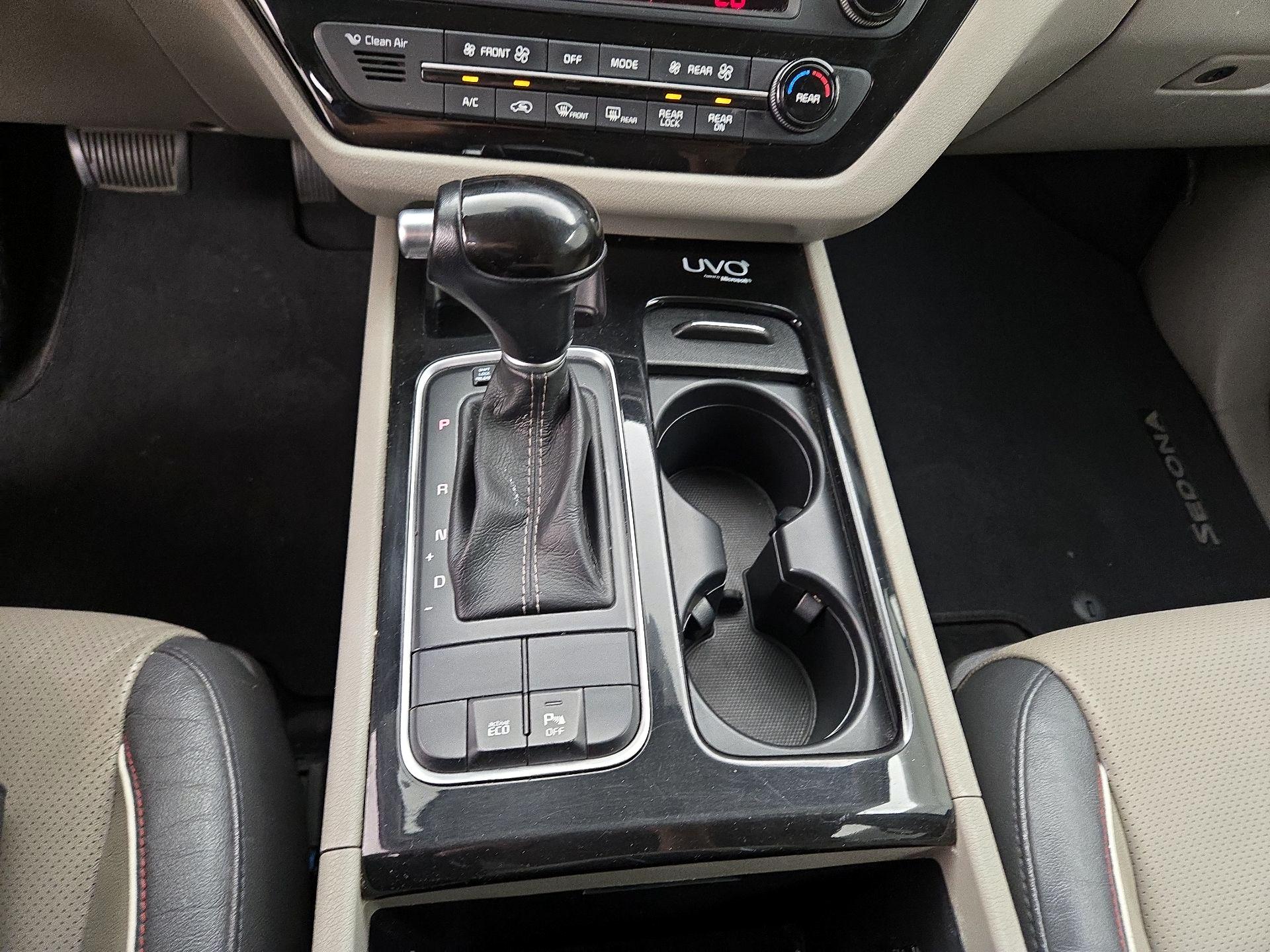 Thumbnail: 2015 Kia Sedona - 17
