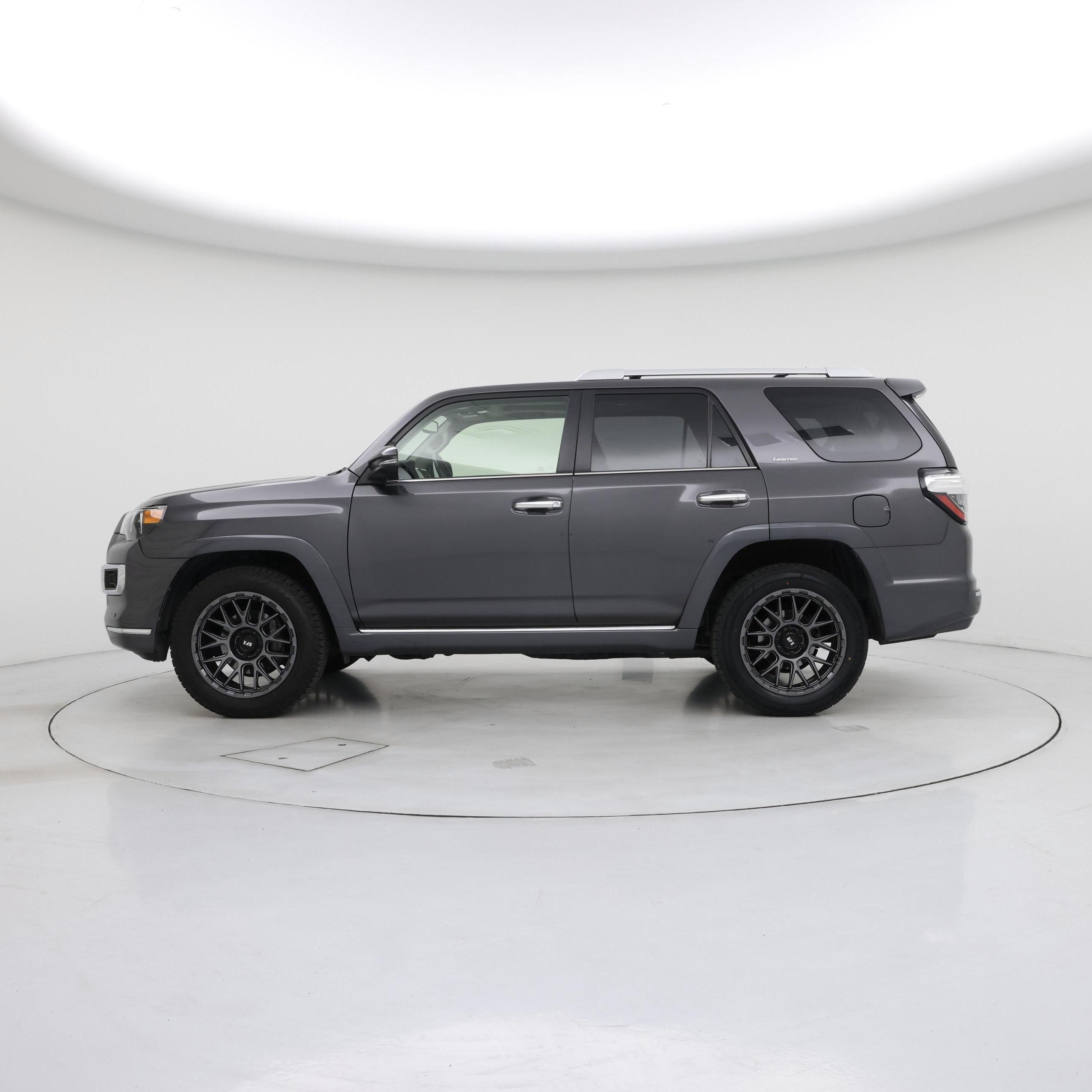 Thumbnail: 2018 Toyota 4Runner - 3