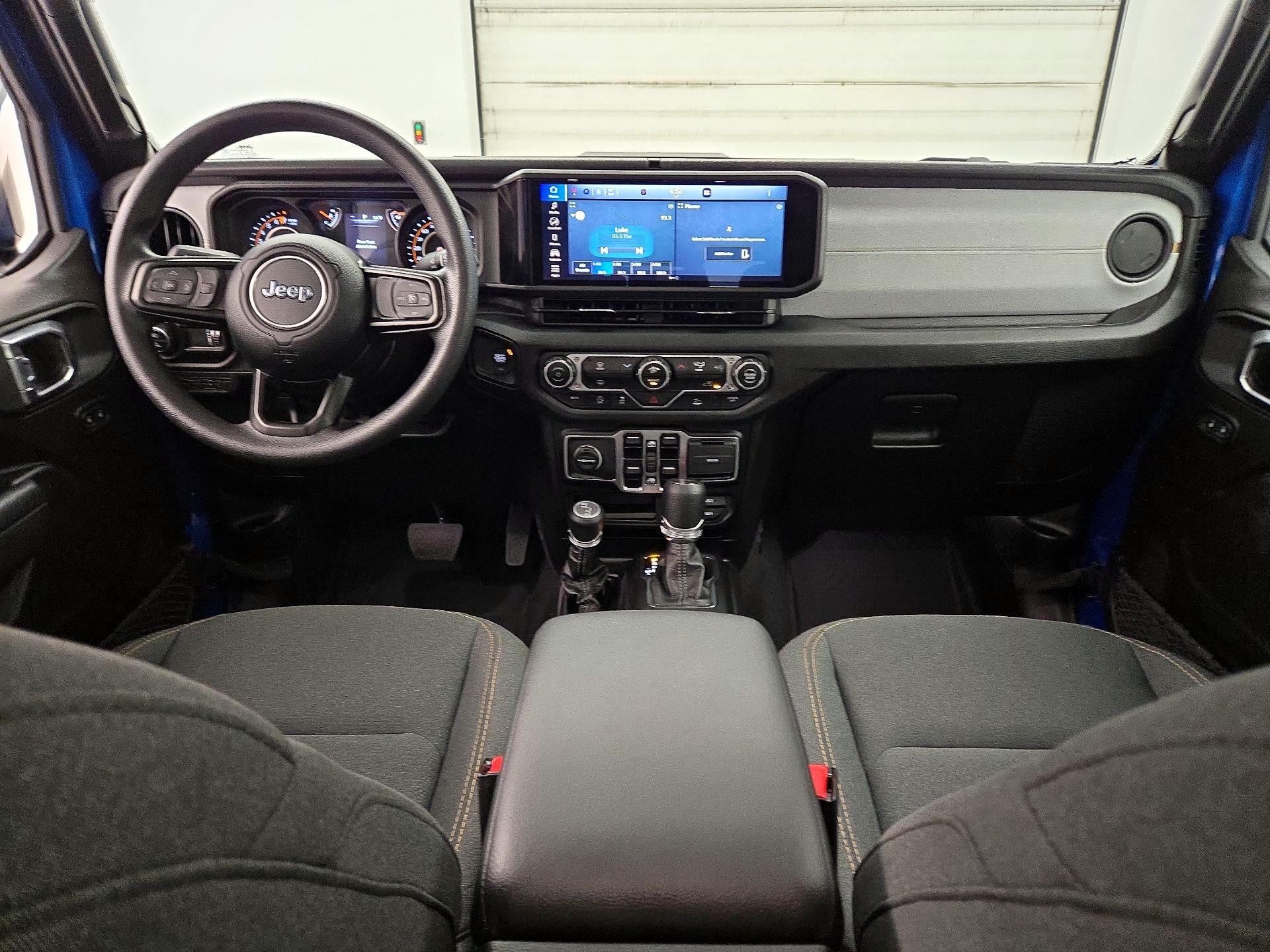 Thumbnail: 2025 Jeep Gladiator - 9