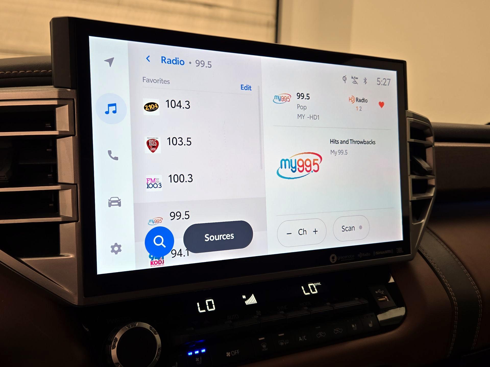 Thumbnail: 2023 Toyota Tundra - 15
