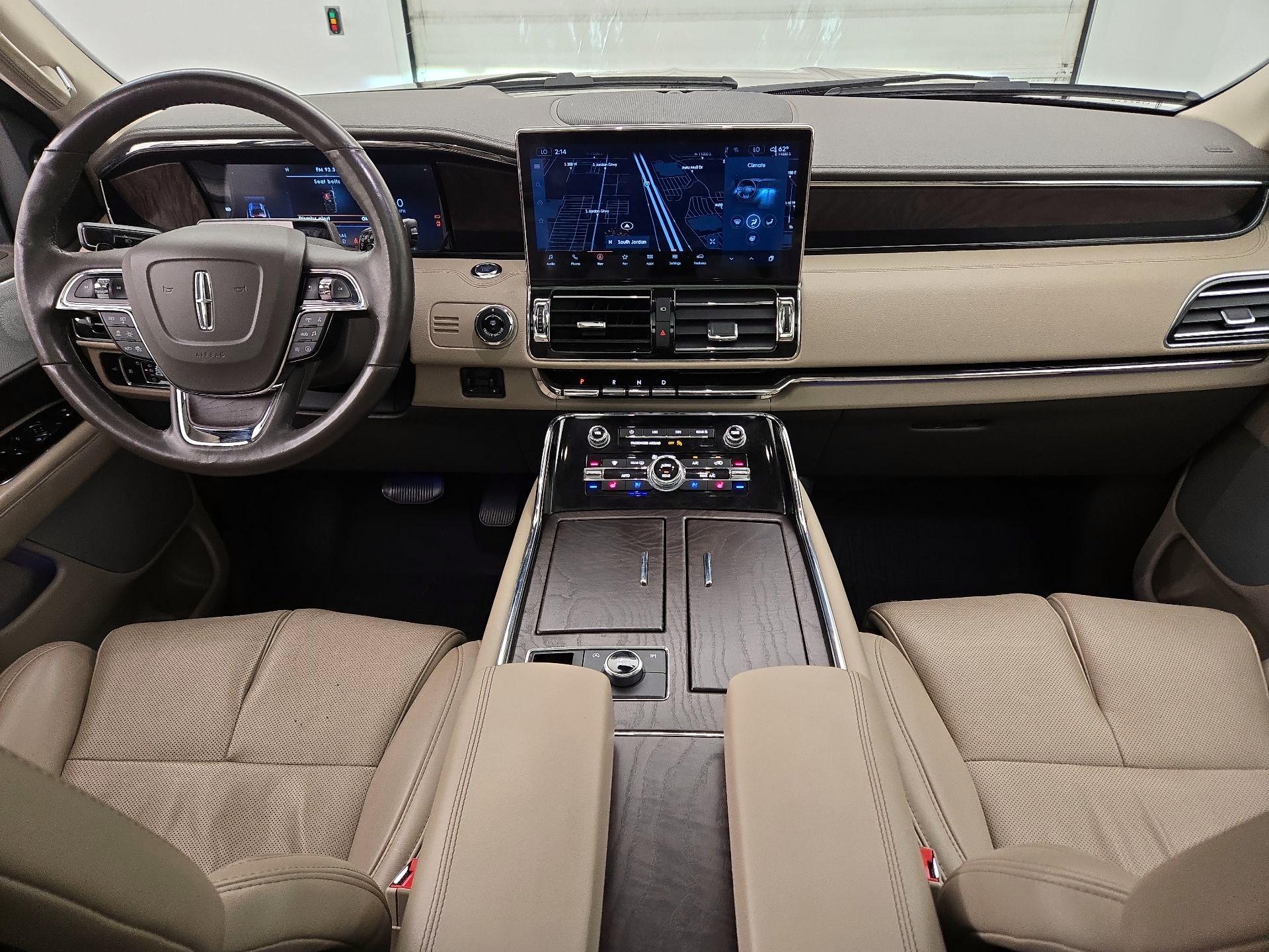 Thumbnail: 2024 Lincoln Navigator - 9