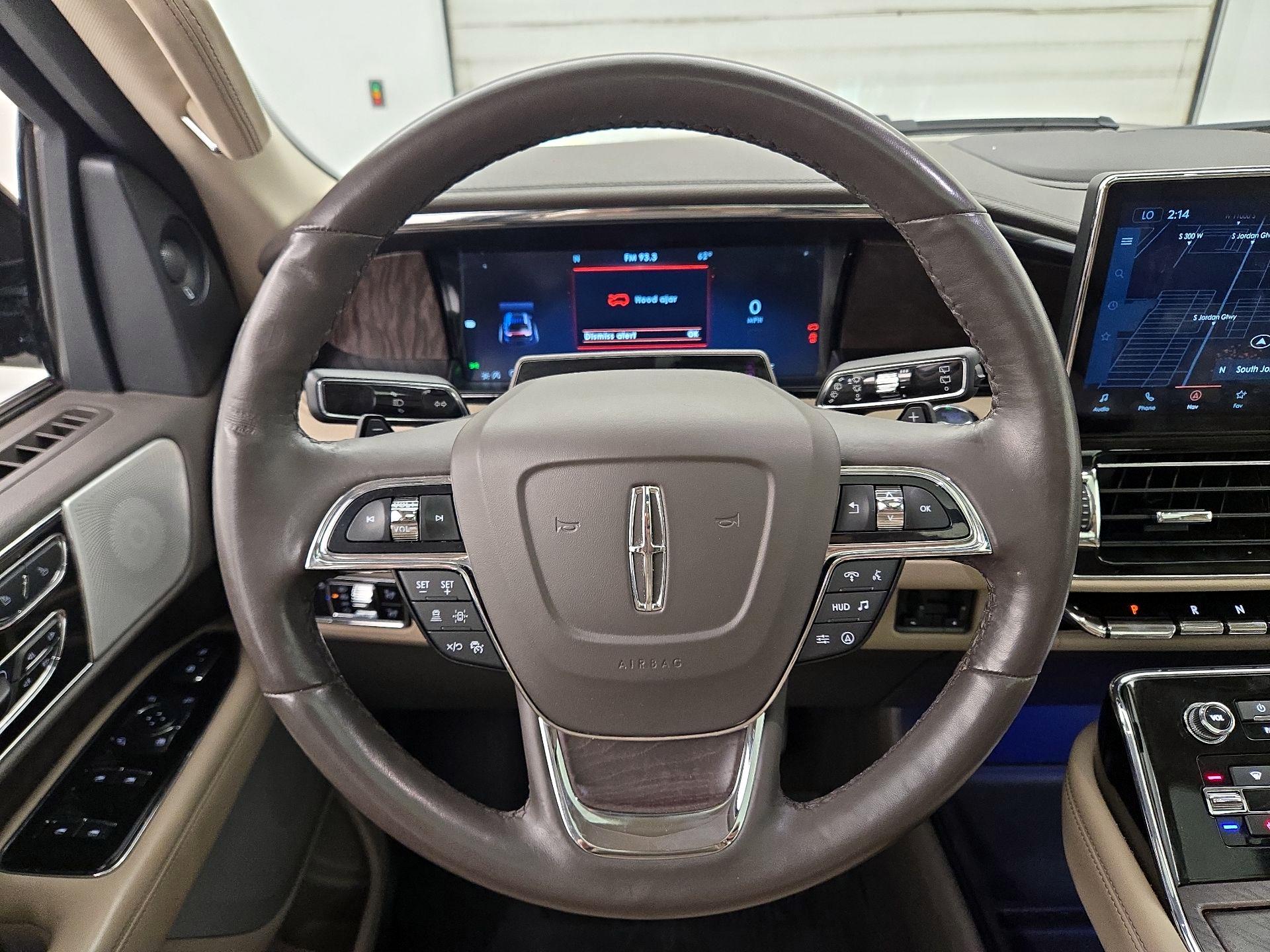 Thumbnail: 2024 Lincoln Navigator - 10