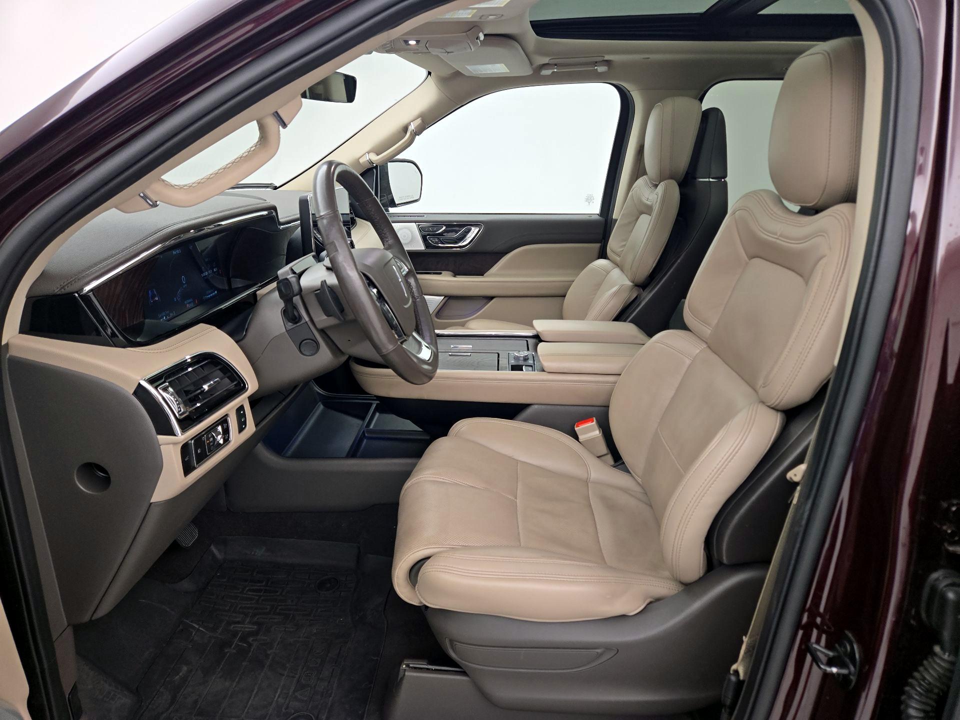 Thumbnail: 2024 Lincoln Navigator - 11