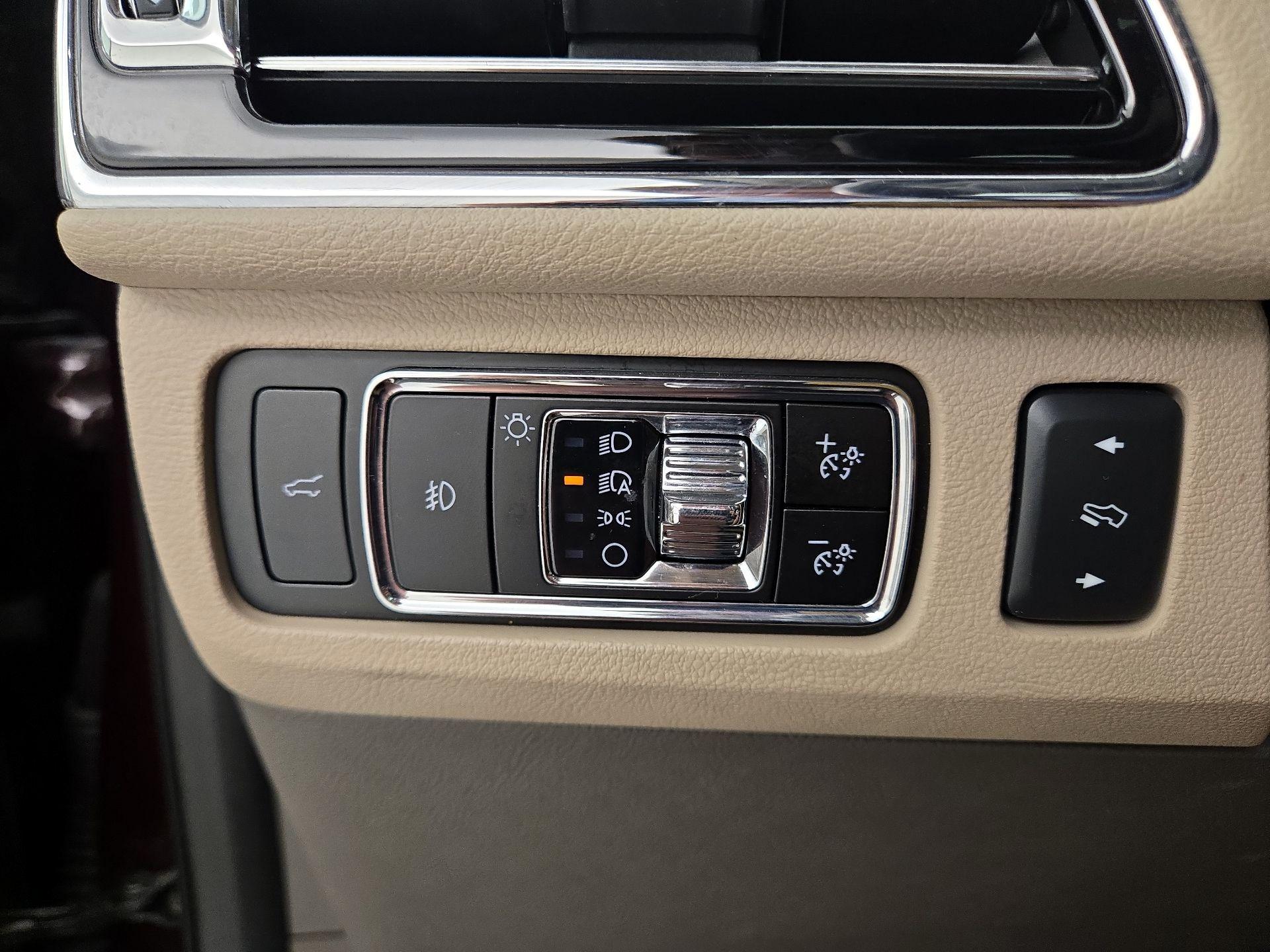 Thumbnail: 2024 Lincoln Navigator - 13