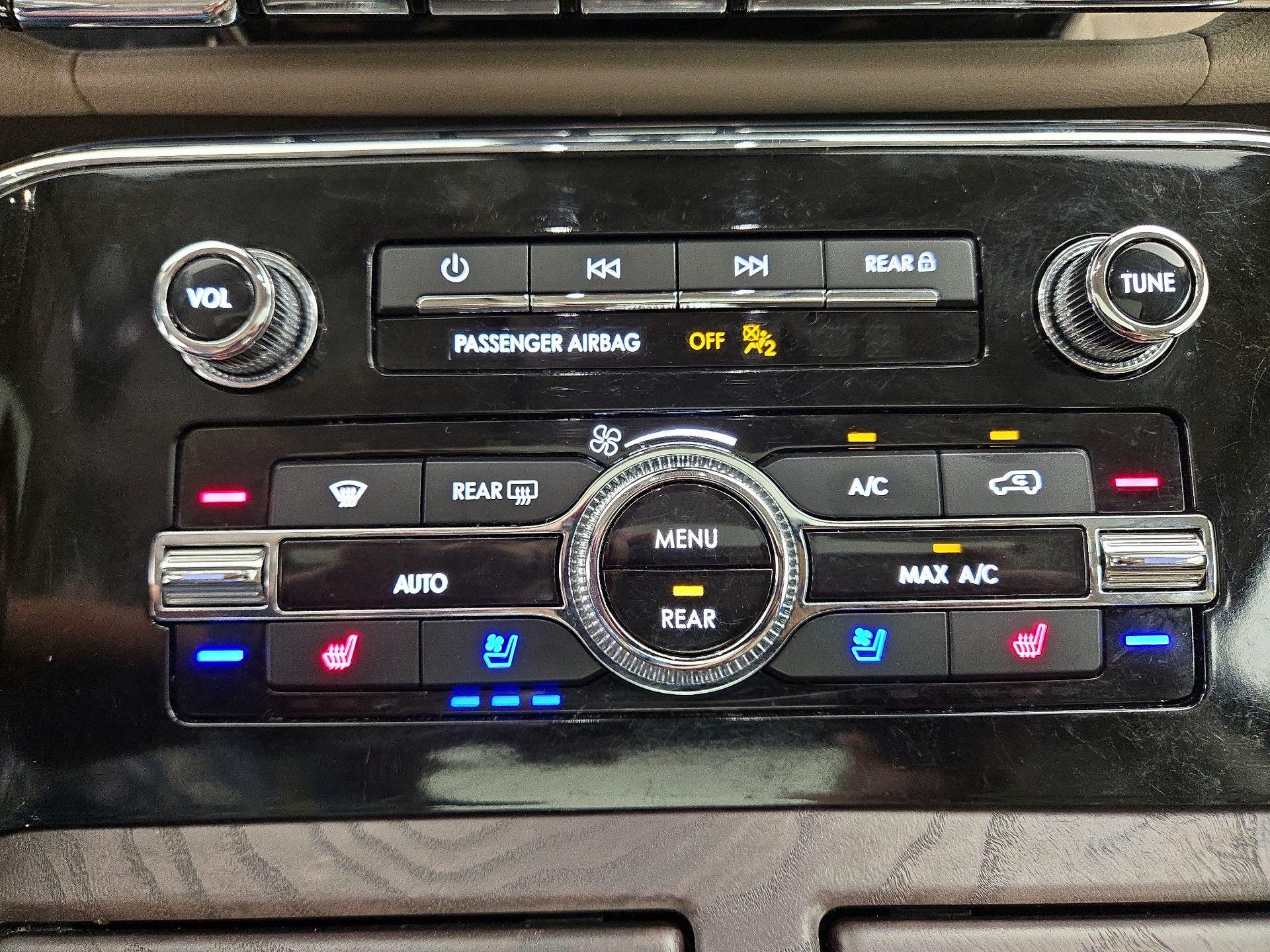 Thumbnail: 2024 Lincoln Navigator - 17