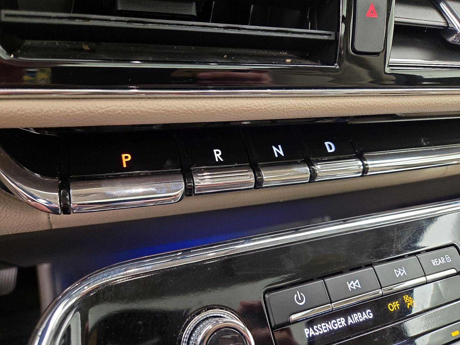 Thumbnail: 2024 Lincoln Navigator - 18