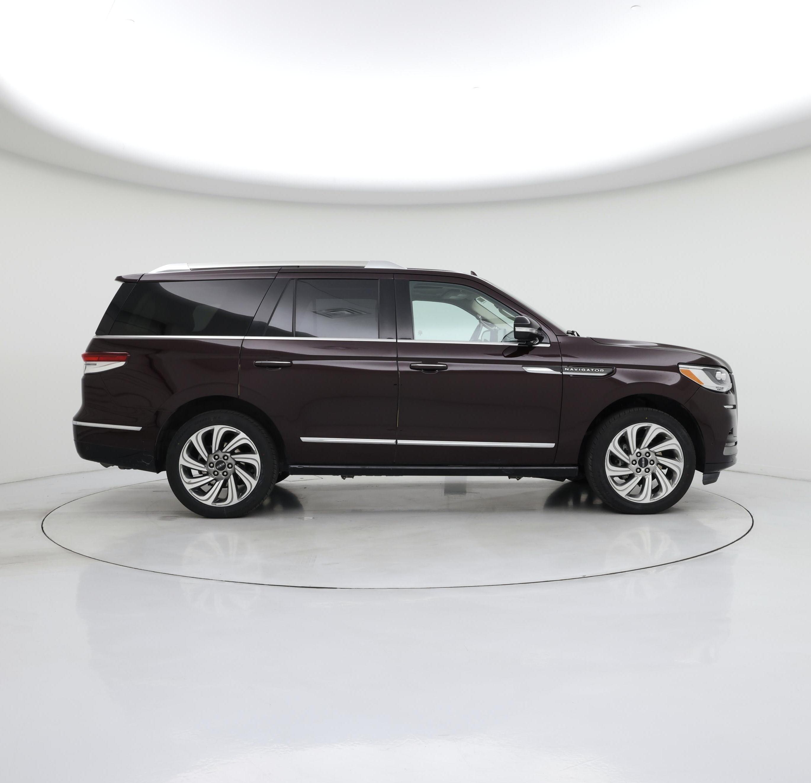 Thumbnail: 2024 Lincoln Navigator - 7