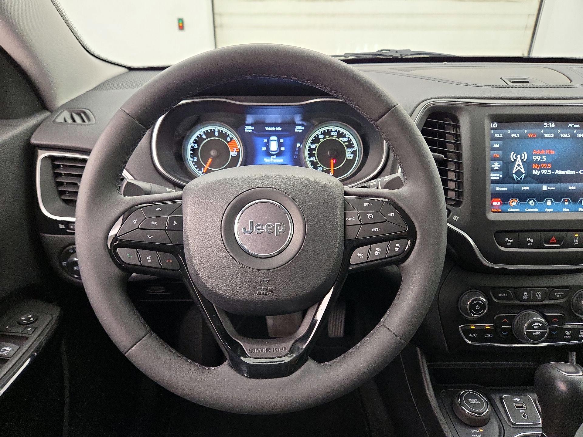 Thumbnail: 2023 Jeep Cherokee - 10
