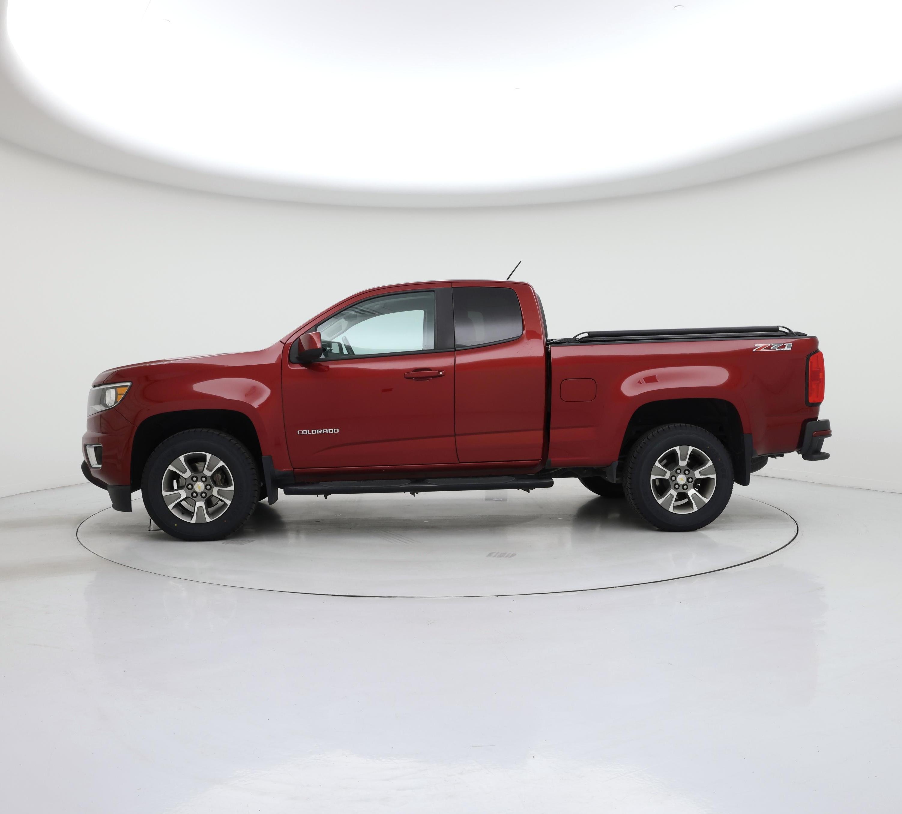 Thumbnail: 2020 Chevrolet Colorado - 3