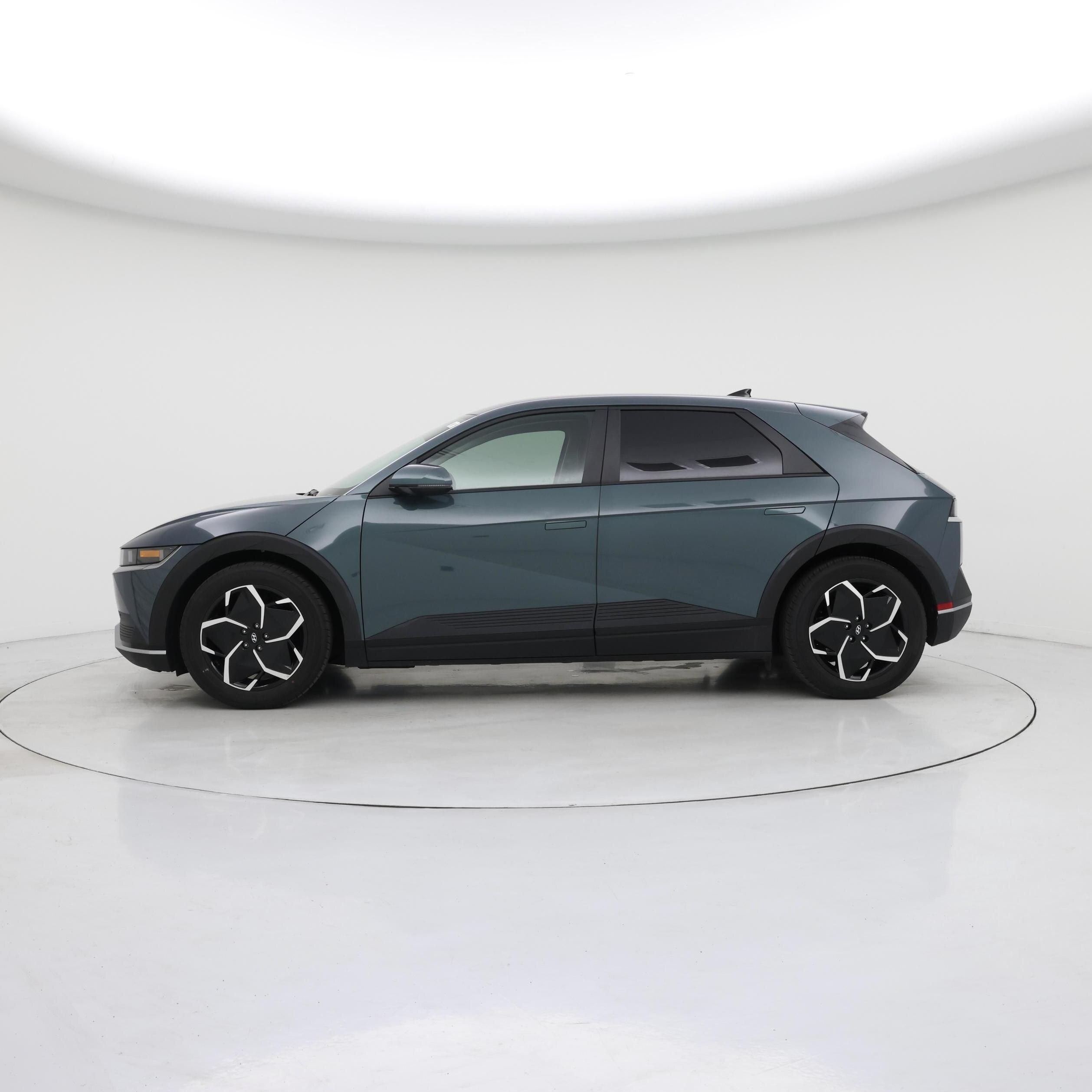 Thumbnail: 2022 Hyundai Ioniq 5 - 3