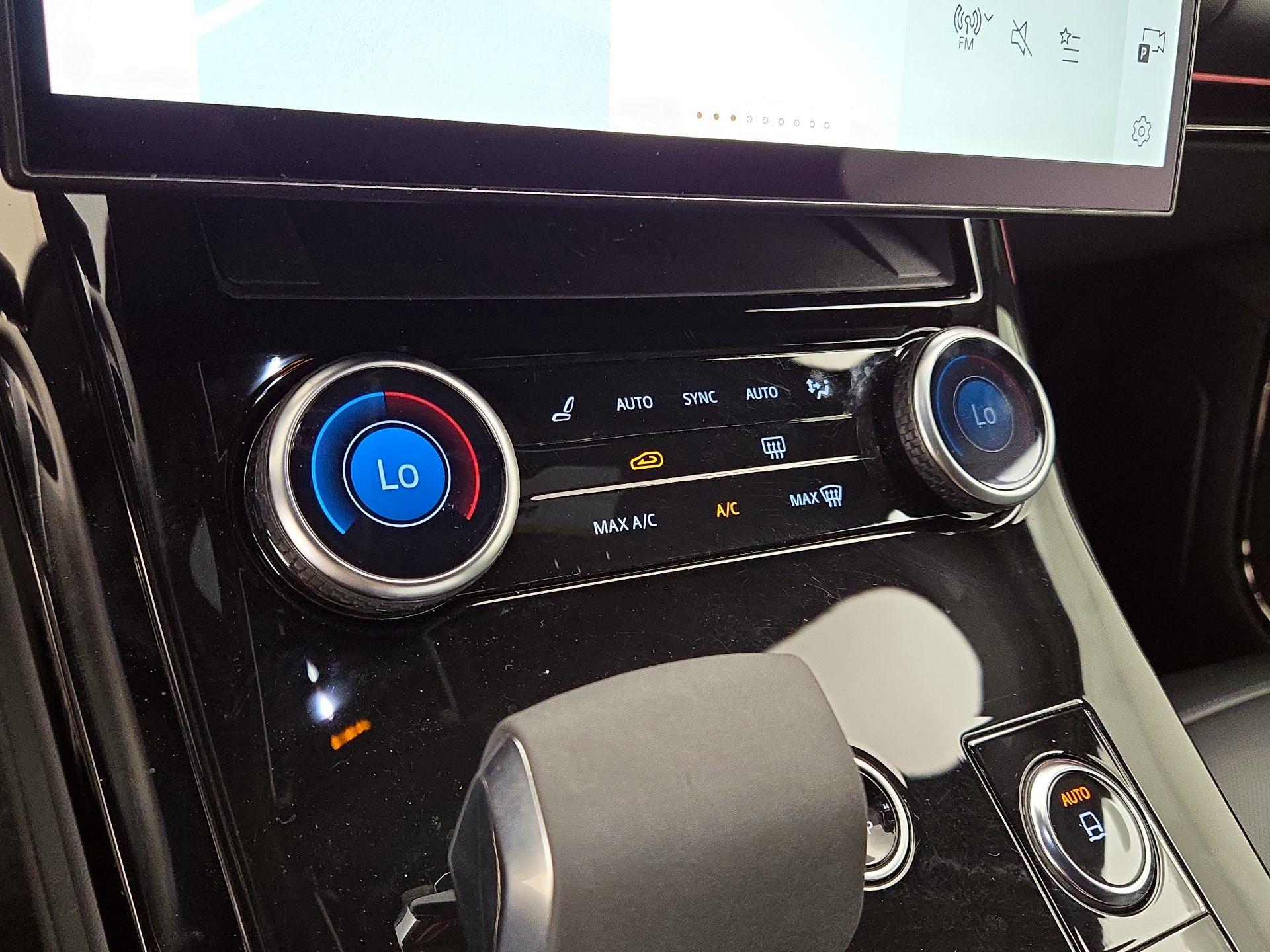 Thumbnail: 2023 Land Rover Range Rover Sport - 17