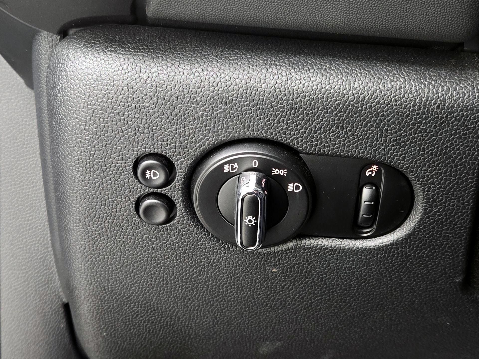 Thumbnail: 2021 MINI Cooper Hardtop - 13