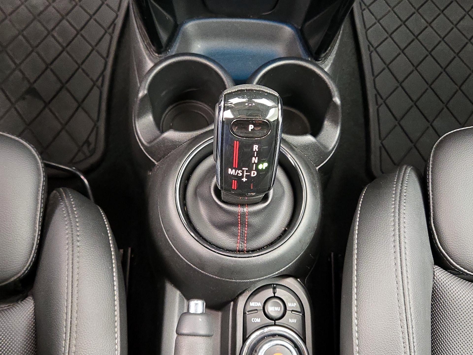 Thumbnail: 2021 MINI Cooper Hardtop - 17