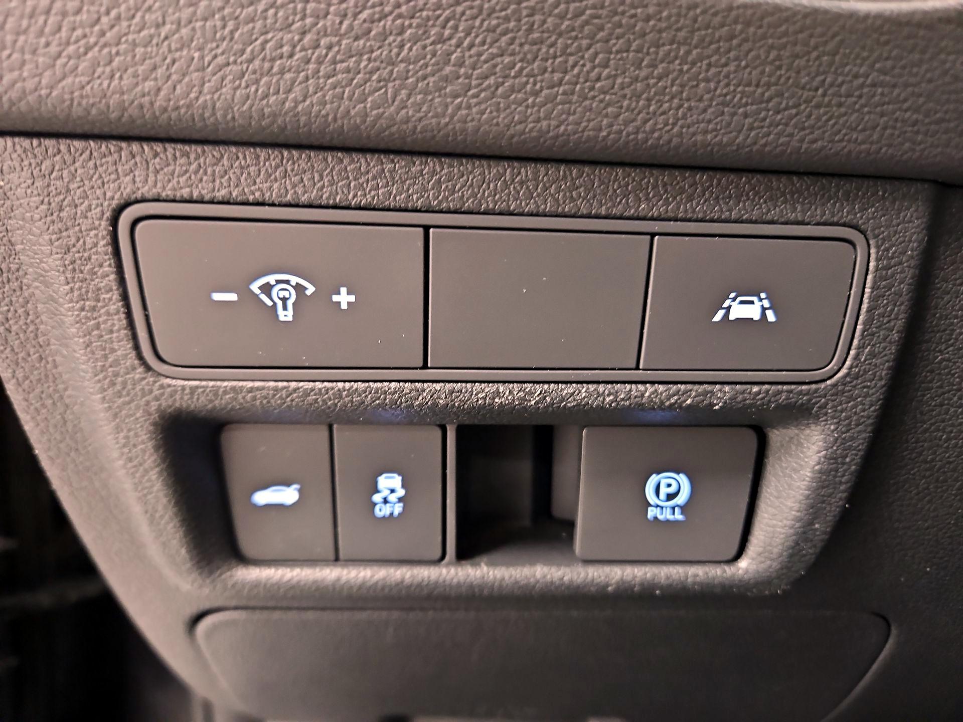 Thumbnail: 2023 Hyundai Sonata - 13