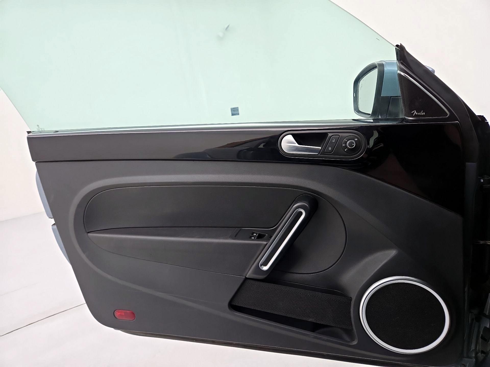 Thumbnail: 2019 Volkswagen Beetle - 12