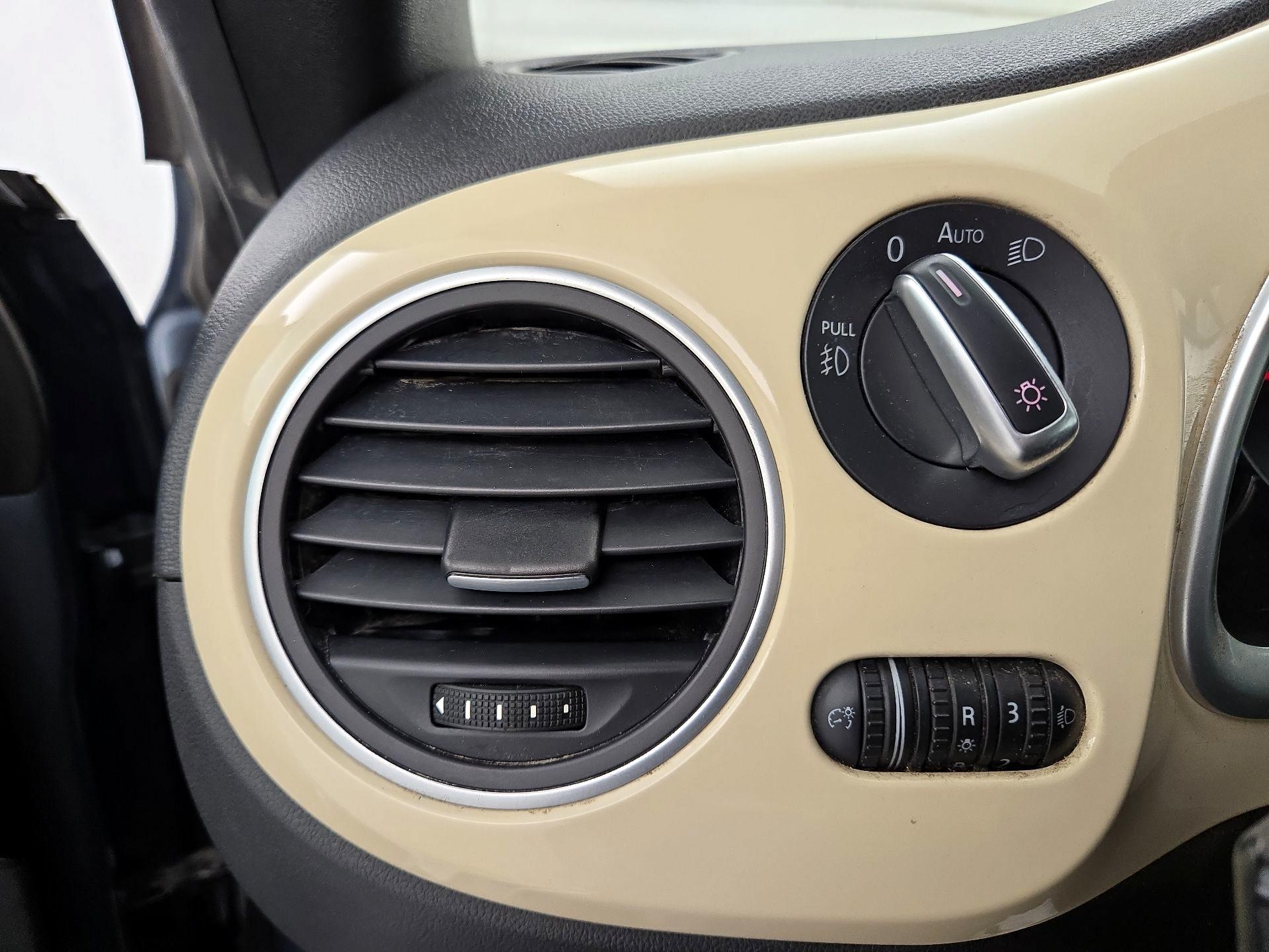 Thumbnail: 2019 Volkswagen Beetle - 13