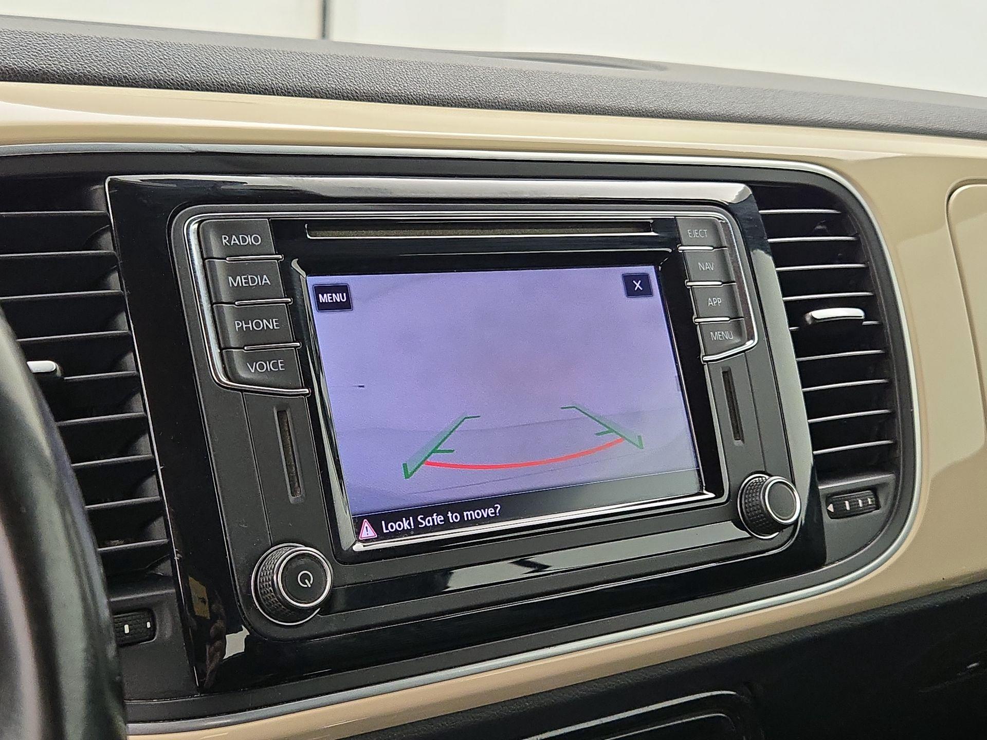 Thumbnail: 2019 Volkswagen Beetle - 14