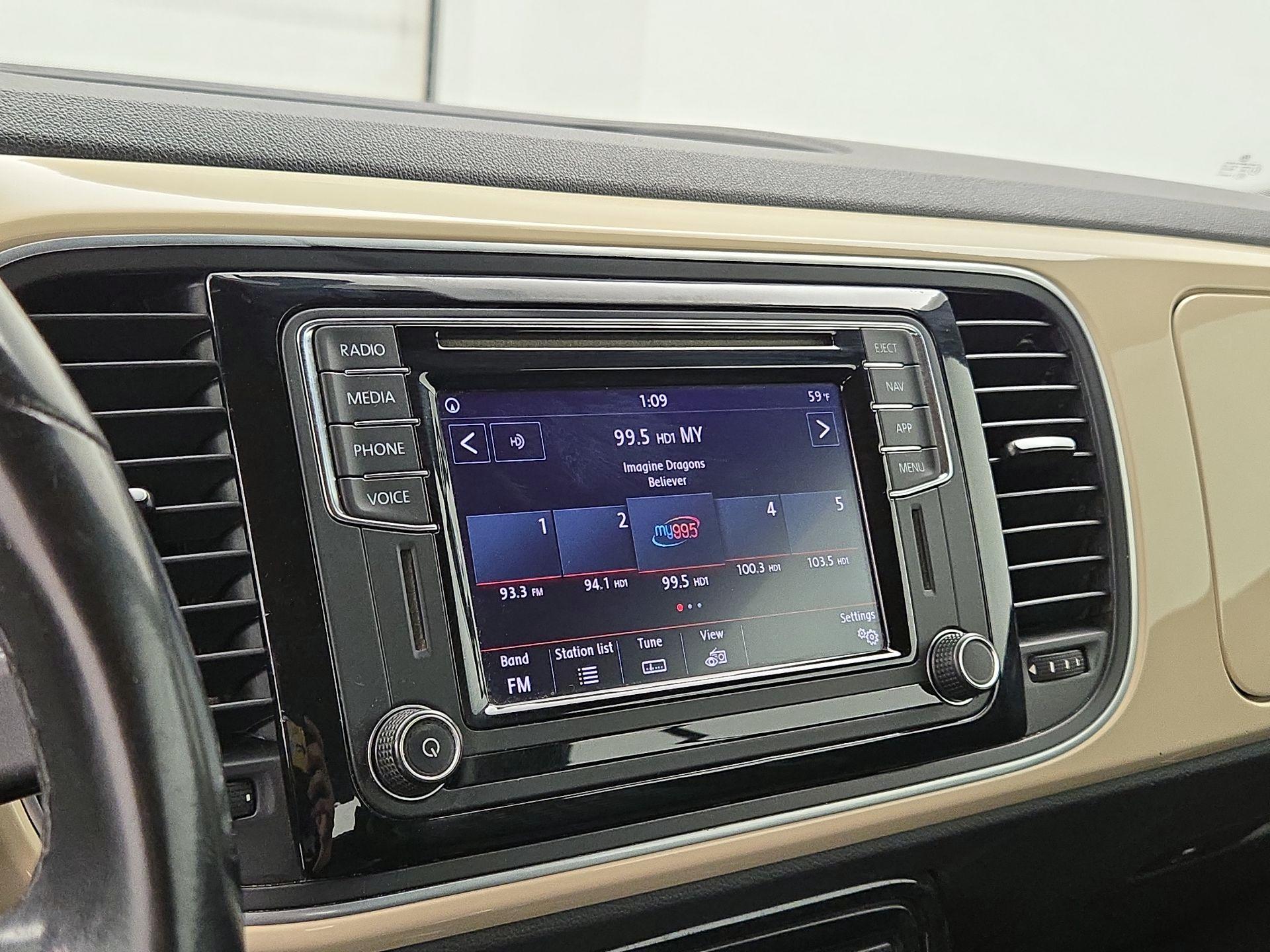 Thumbnail: 2019 Volkswagen Beetle - 15