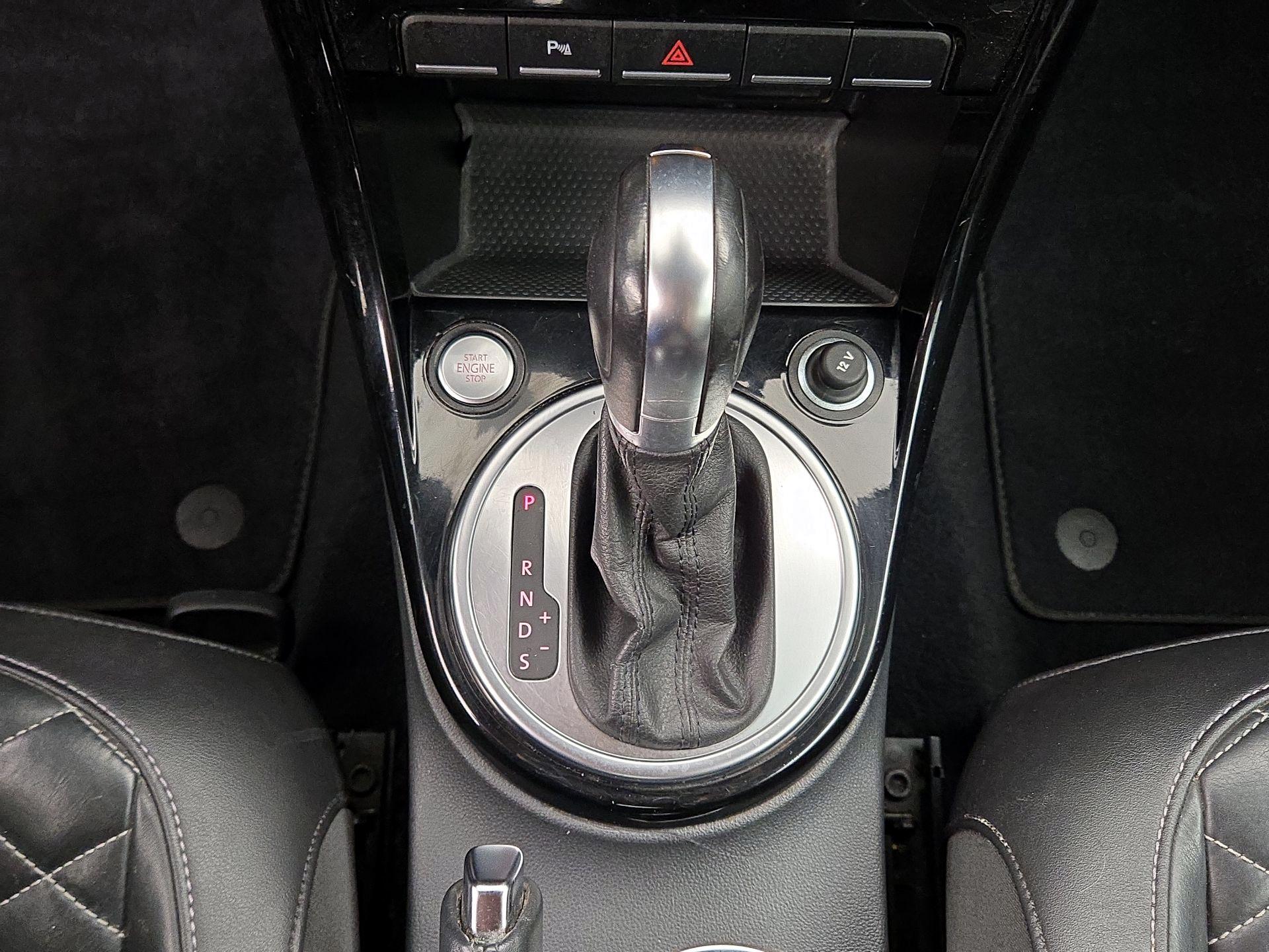 Thumbnail: 2019 Volkswagen Beetle - 17