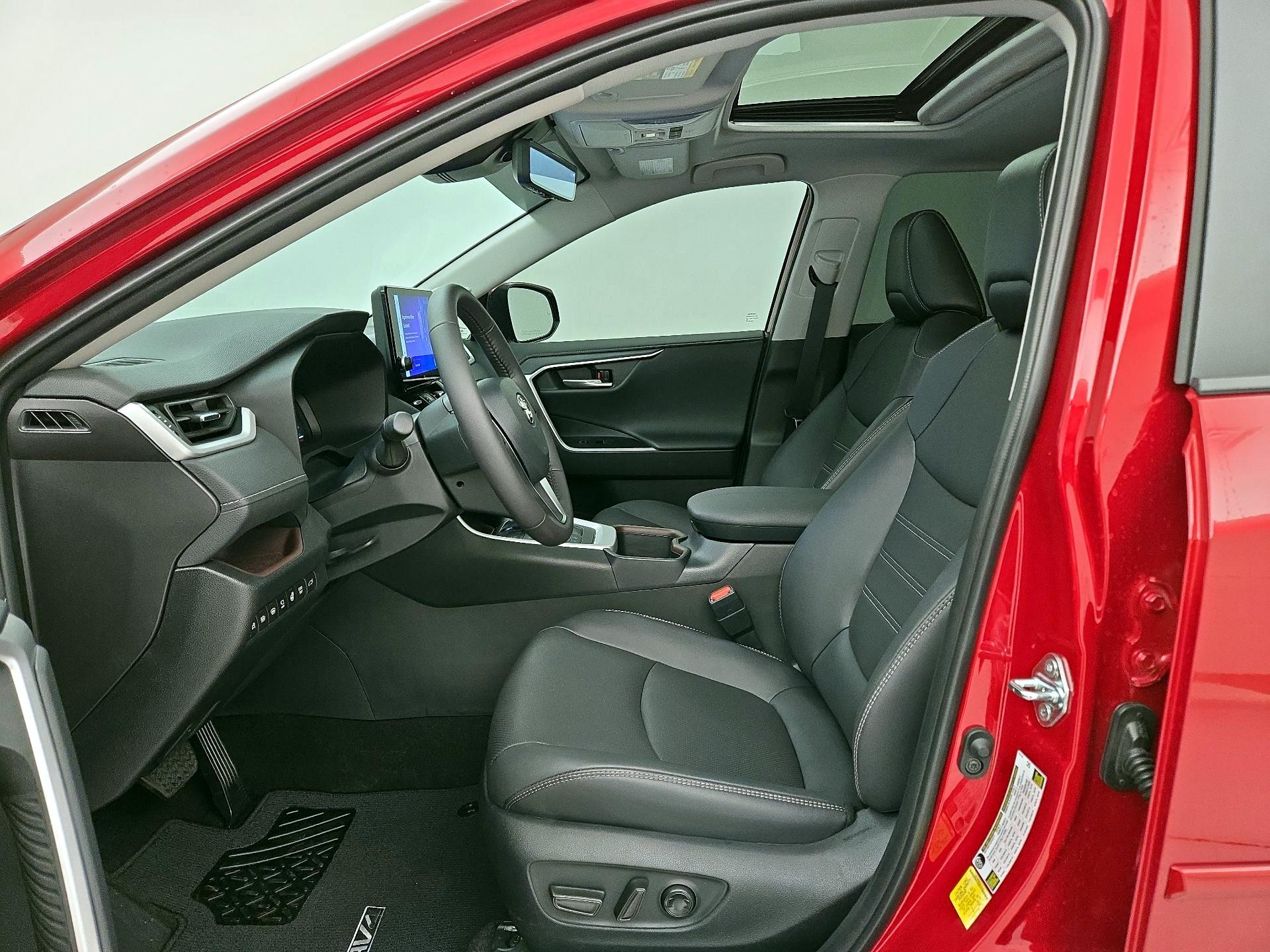 Thumbnail: 2025 Toyota RAV4 - 11