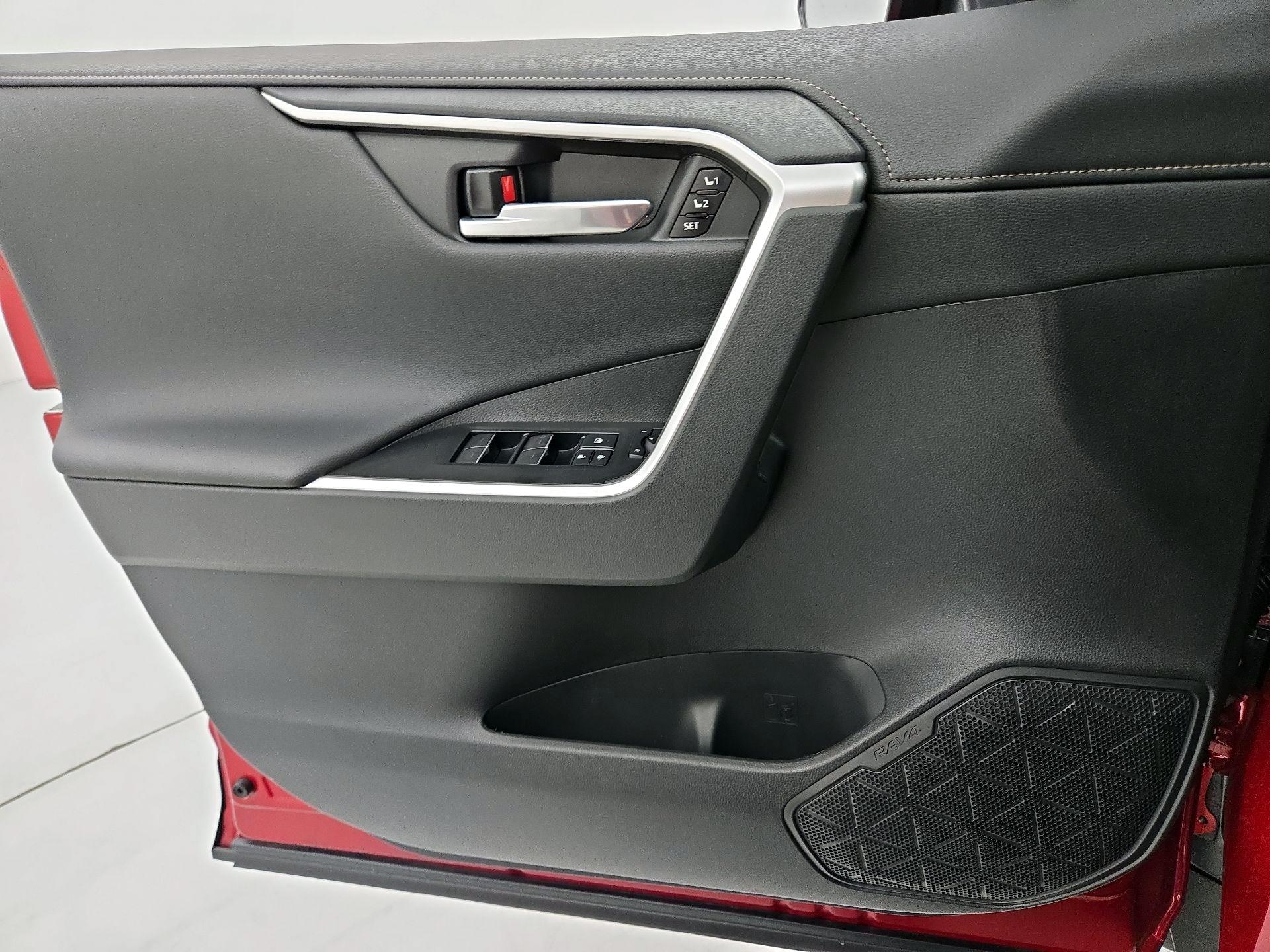 Thumbnail: 2025 Toyota RAV4 - 12